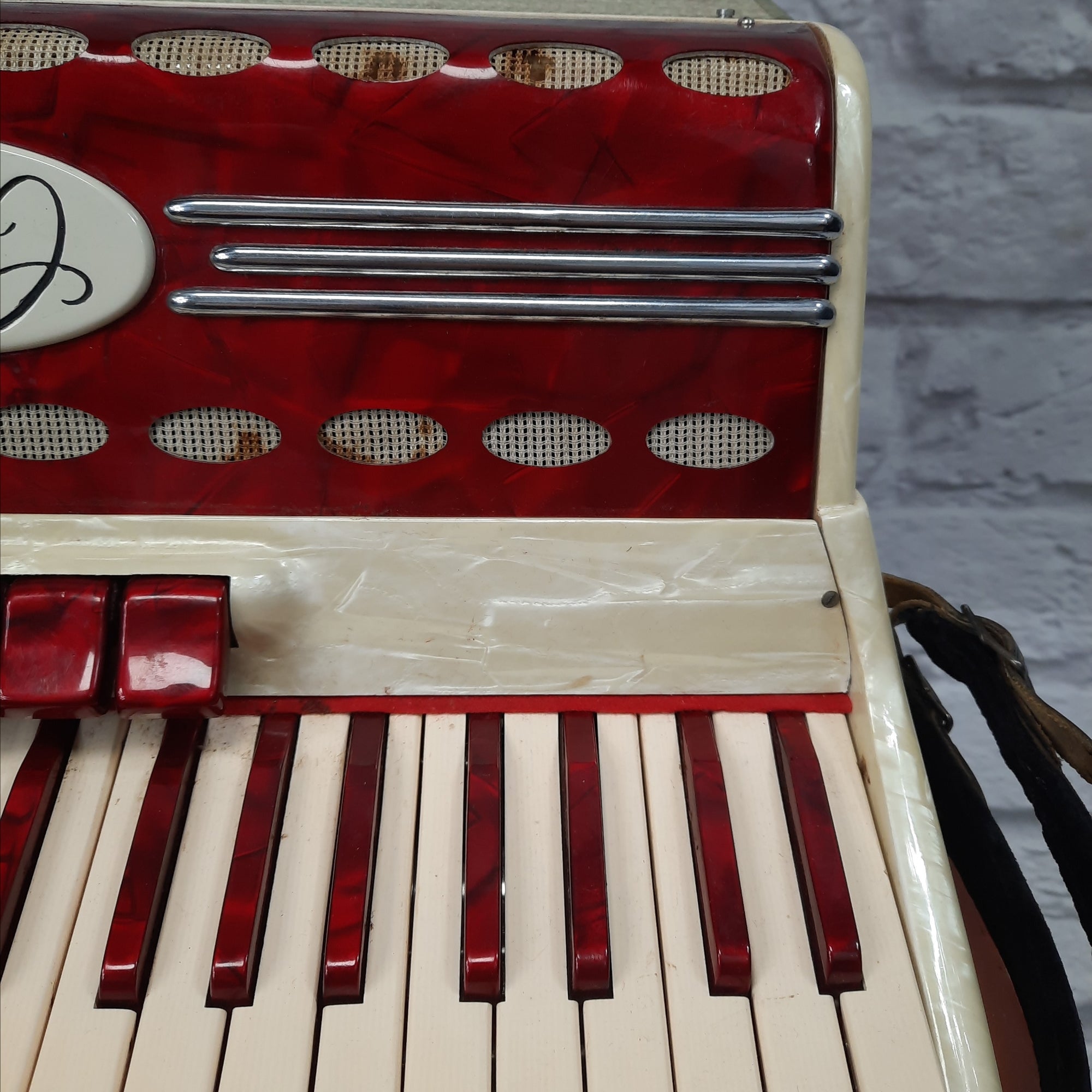 Cellini 120 Bass Accordion with Case