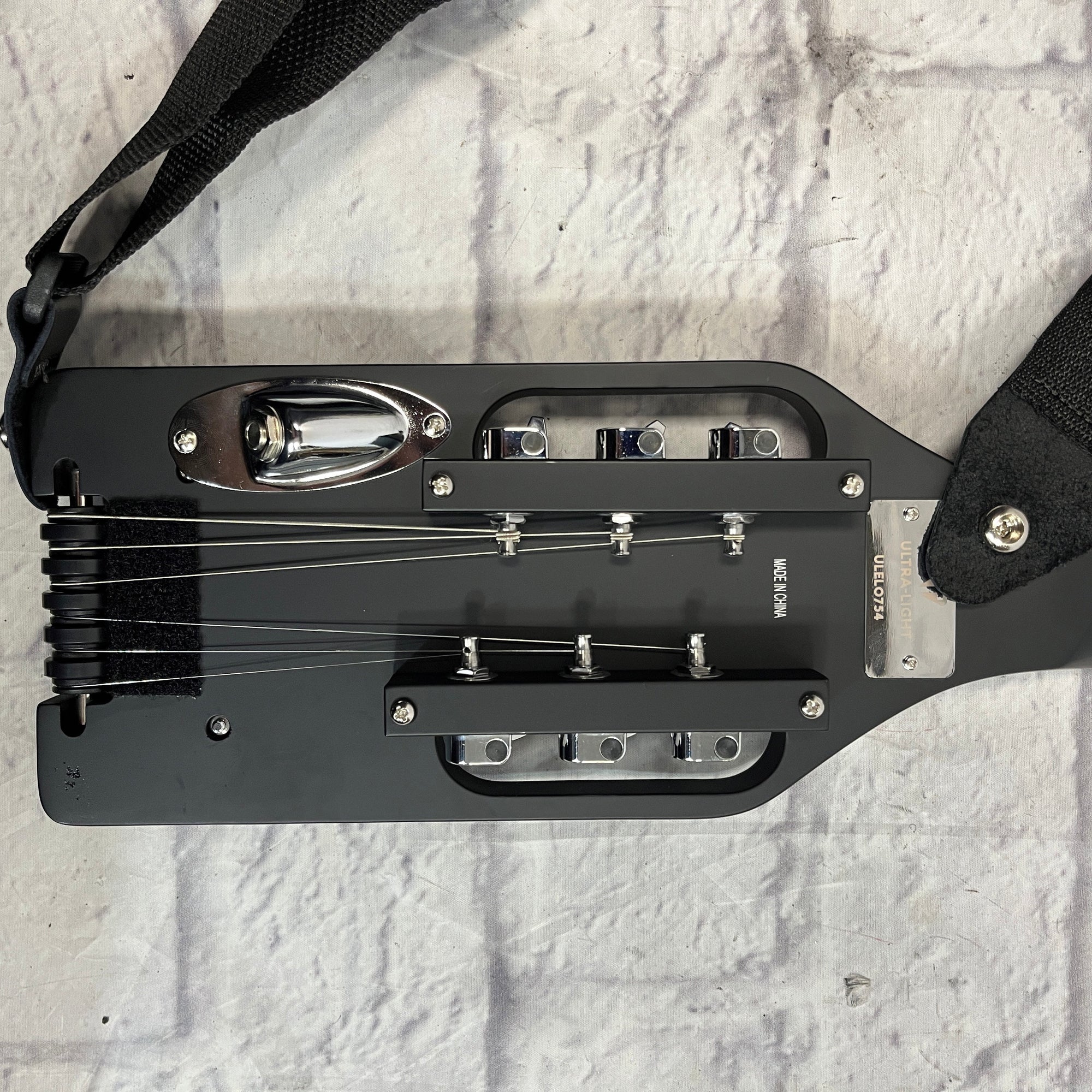Traveler Ultra-Light Black Matte LEFTY Travel Guitar