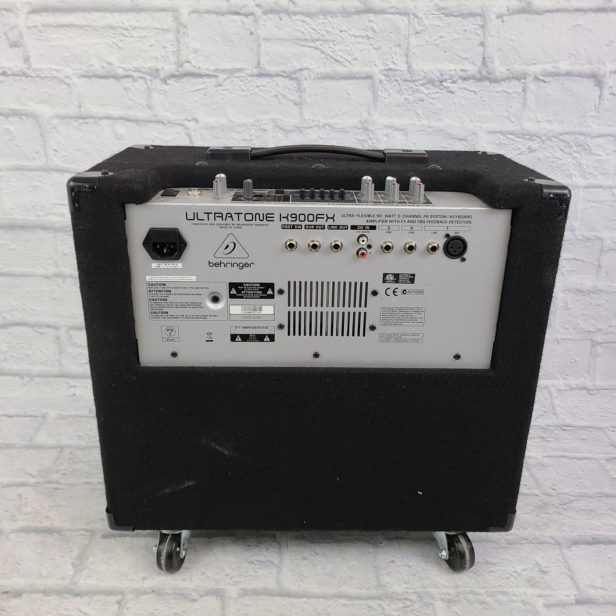Behringer Ultratone X900FX Portable PA / Keyboard Amplifier