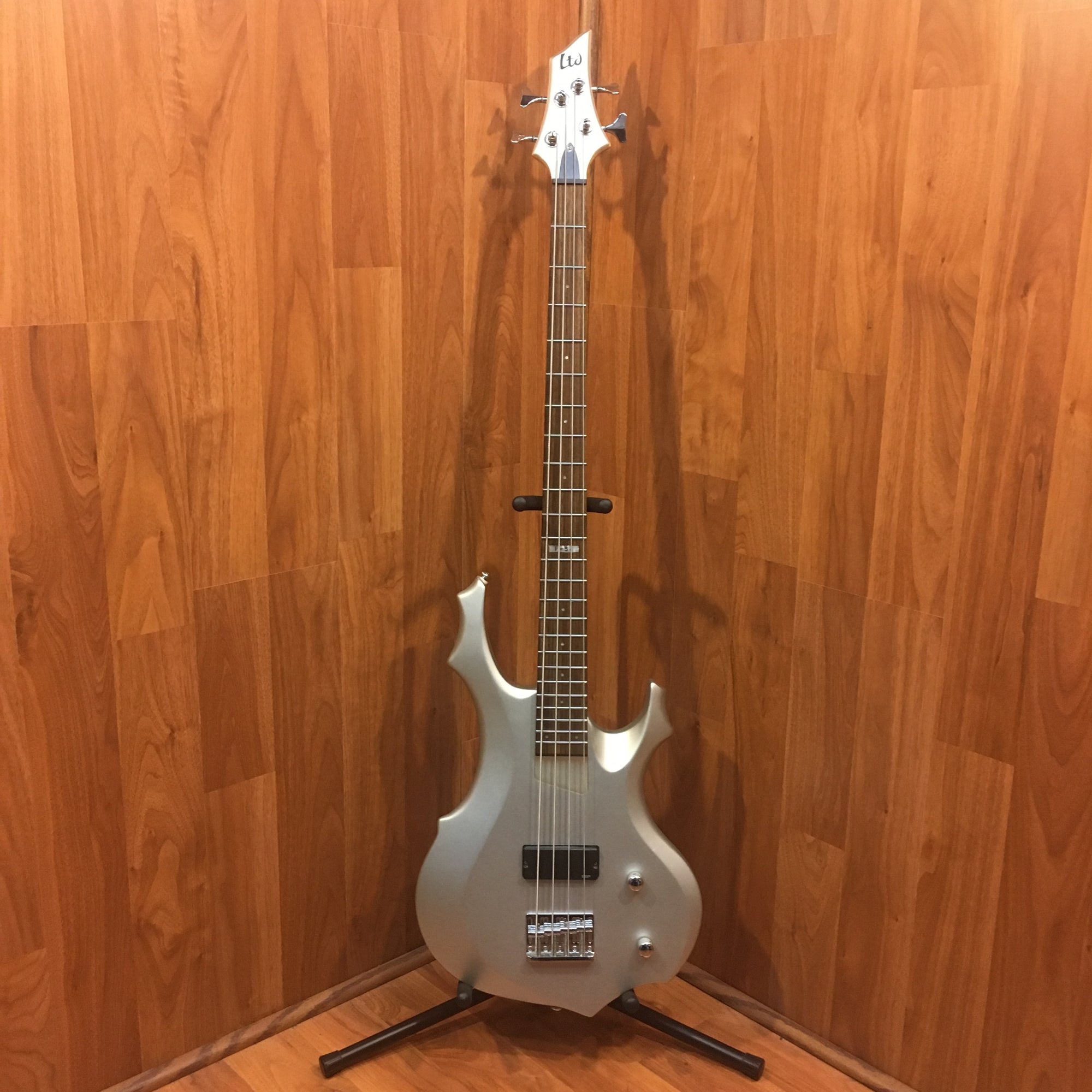 Ltd F-54 Active 4-String Bass