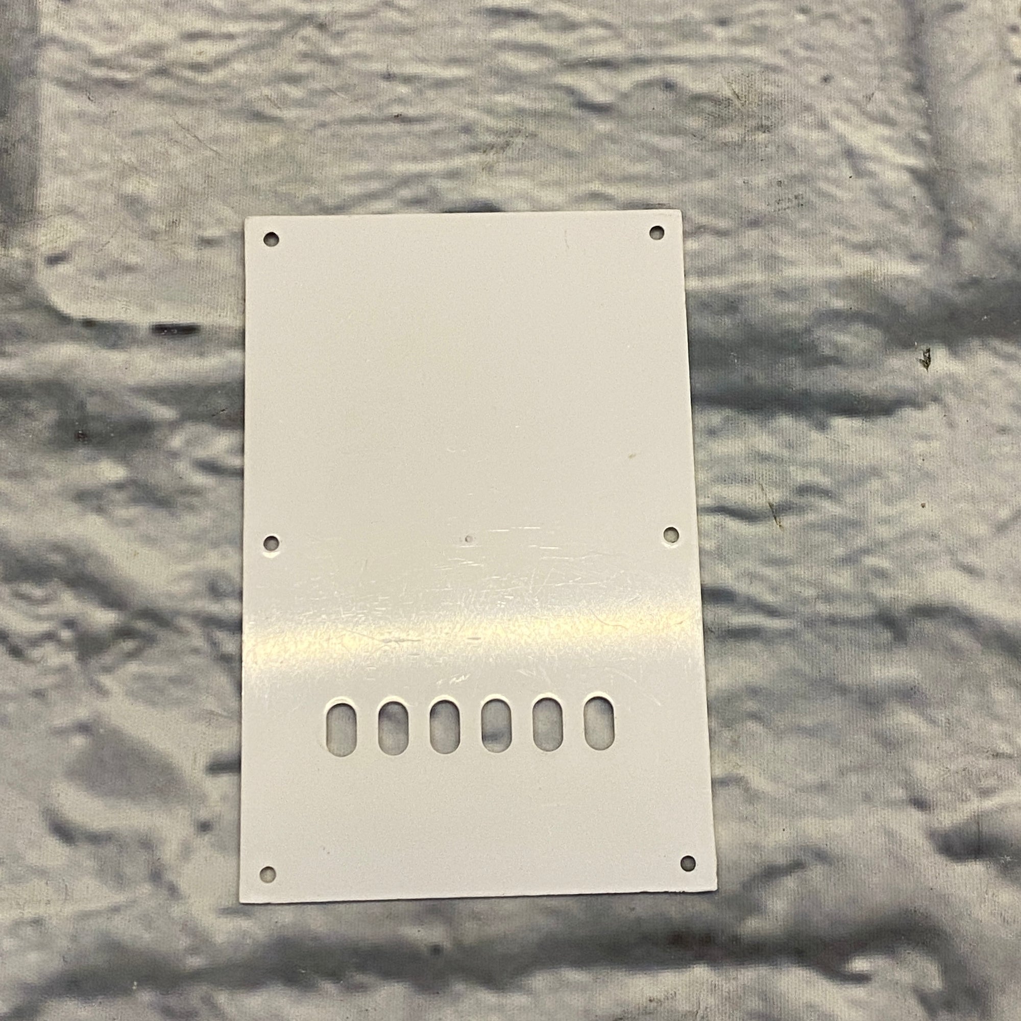 Unknown White Back Plate/Trem Guard