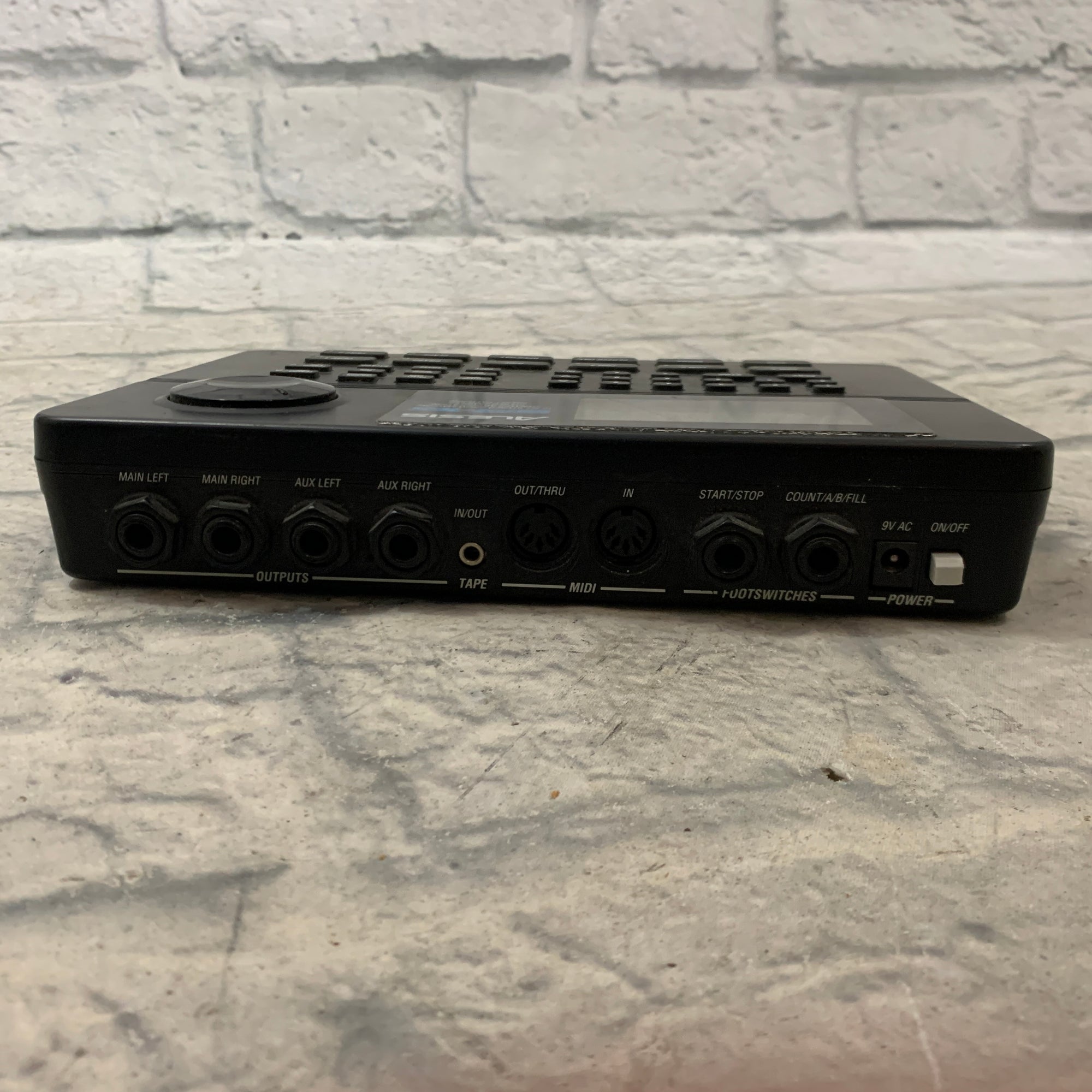 Alesis SR-16 Drum Machine