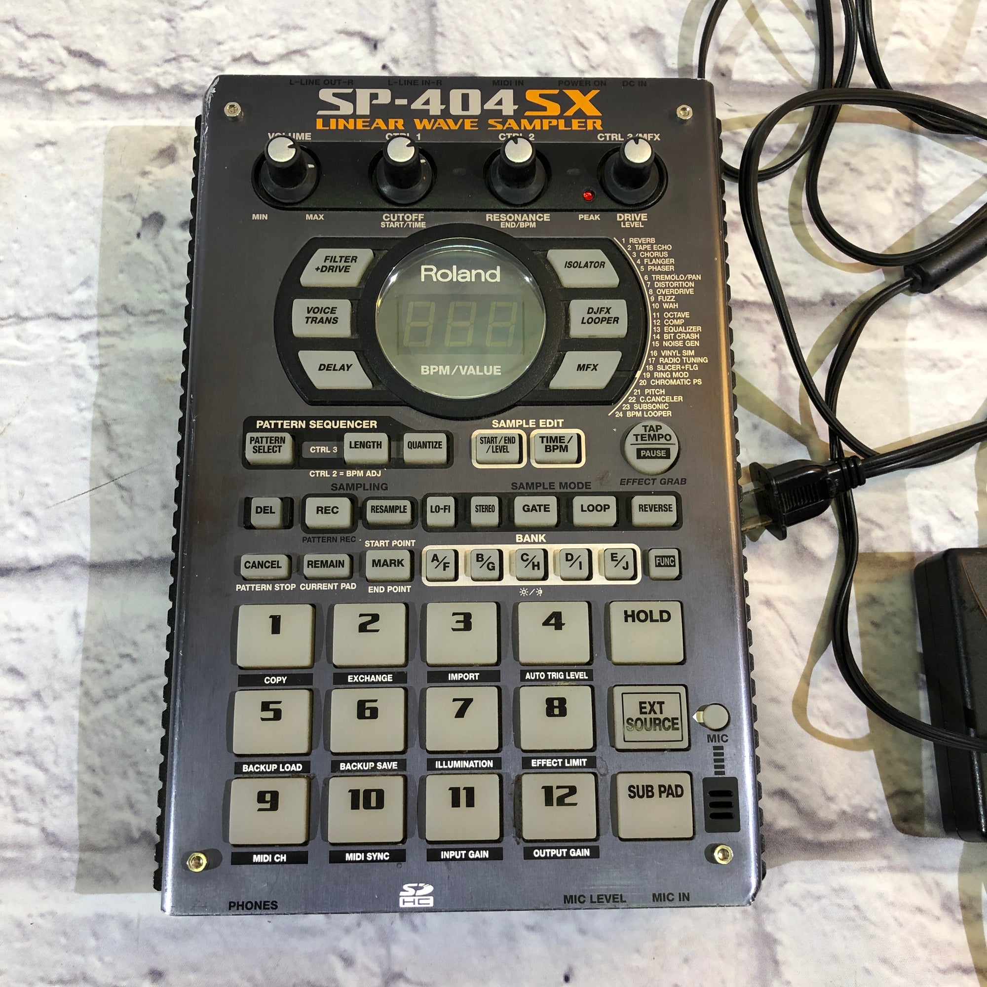 【美品】 Roland SP-404SX Roland SP-404SX Performance Sampler | Sweetwater