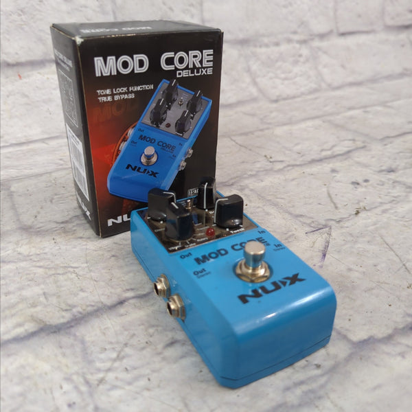 NuX Mod Core Deluxe Chorus Vibrato Tremolo Phaser Rotary Pedal