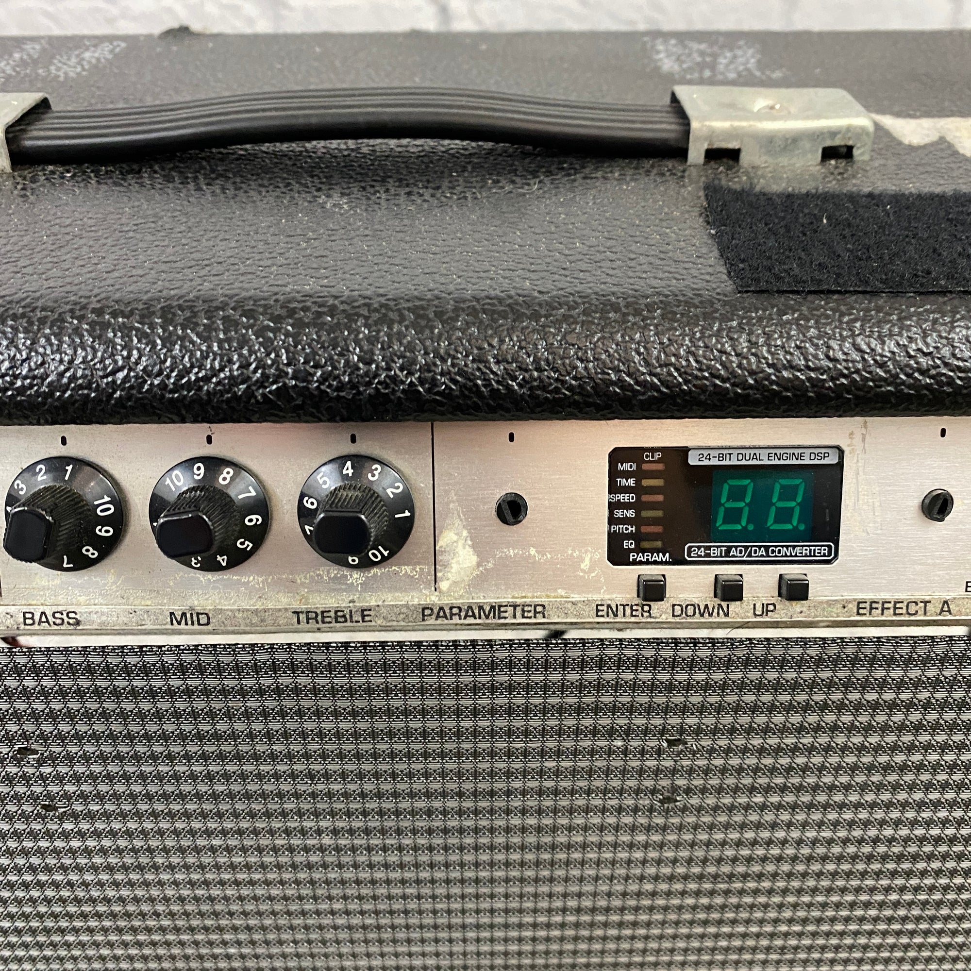 Behringer Ultratwin GX210 Guitar Combo Amp