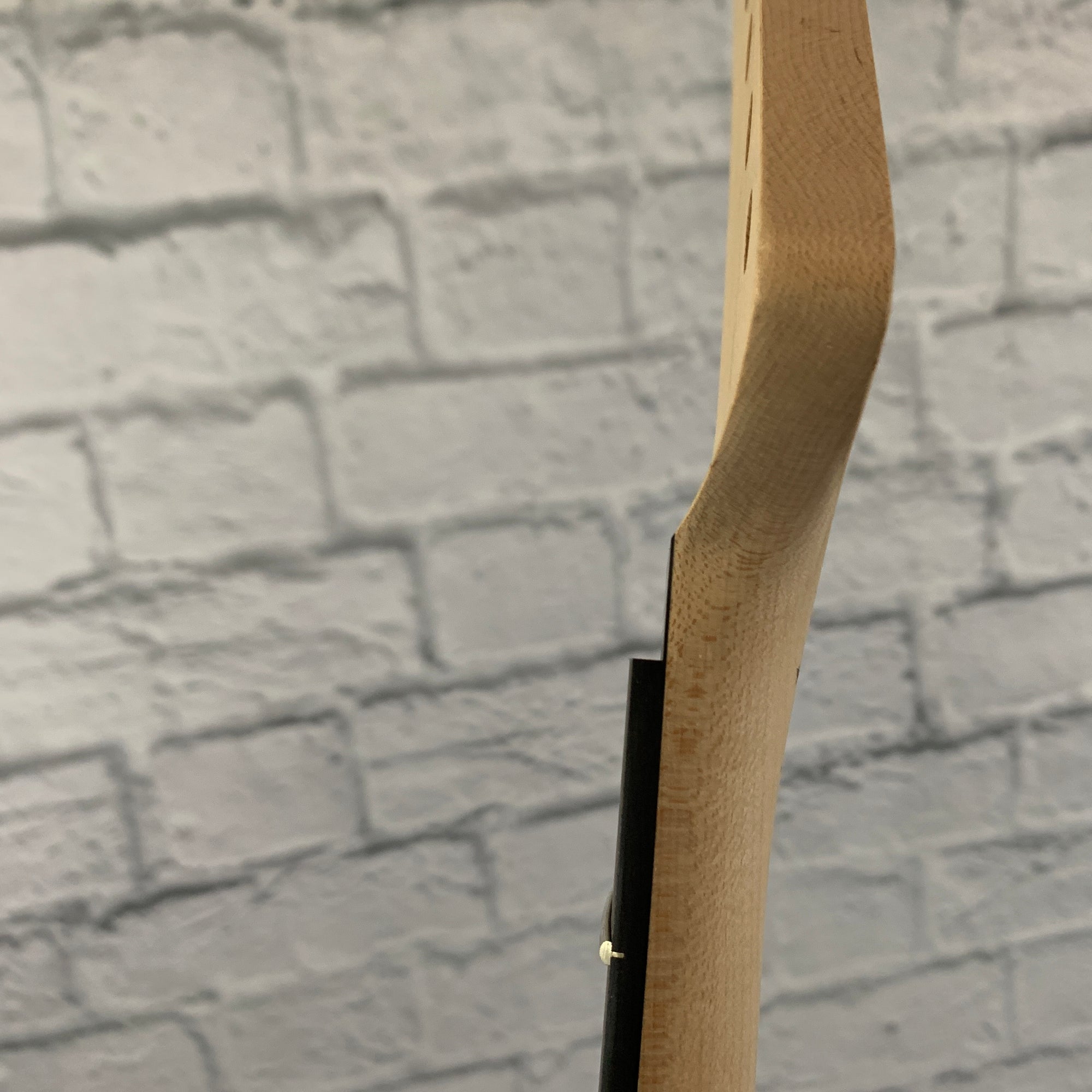 Reverse-Headstock Explorer-Style Electric Guitar Neck