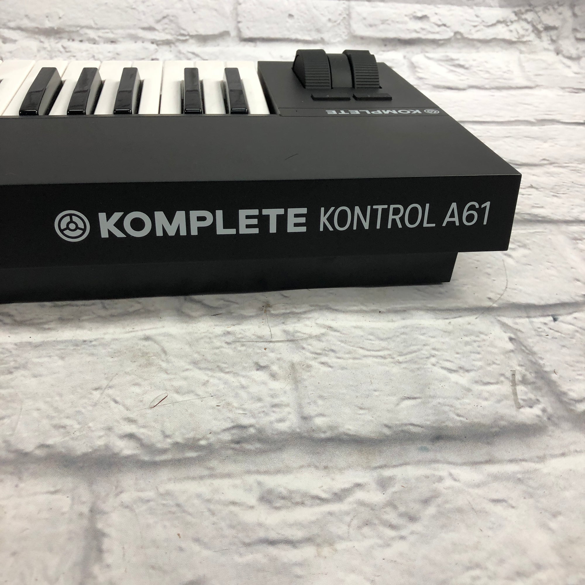 Native Instruments A61 61 Key Controller