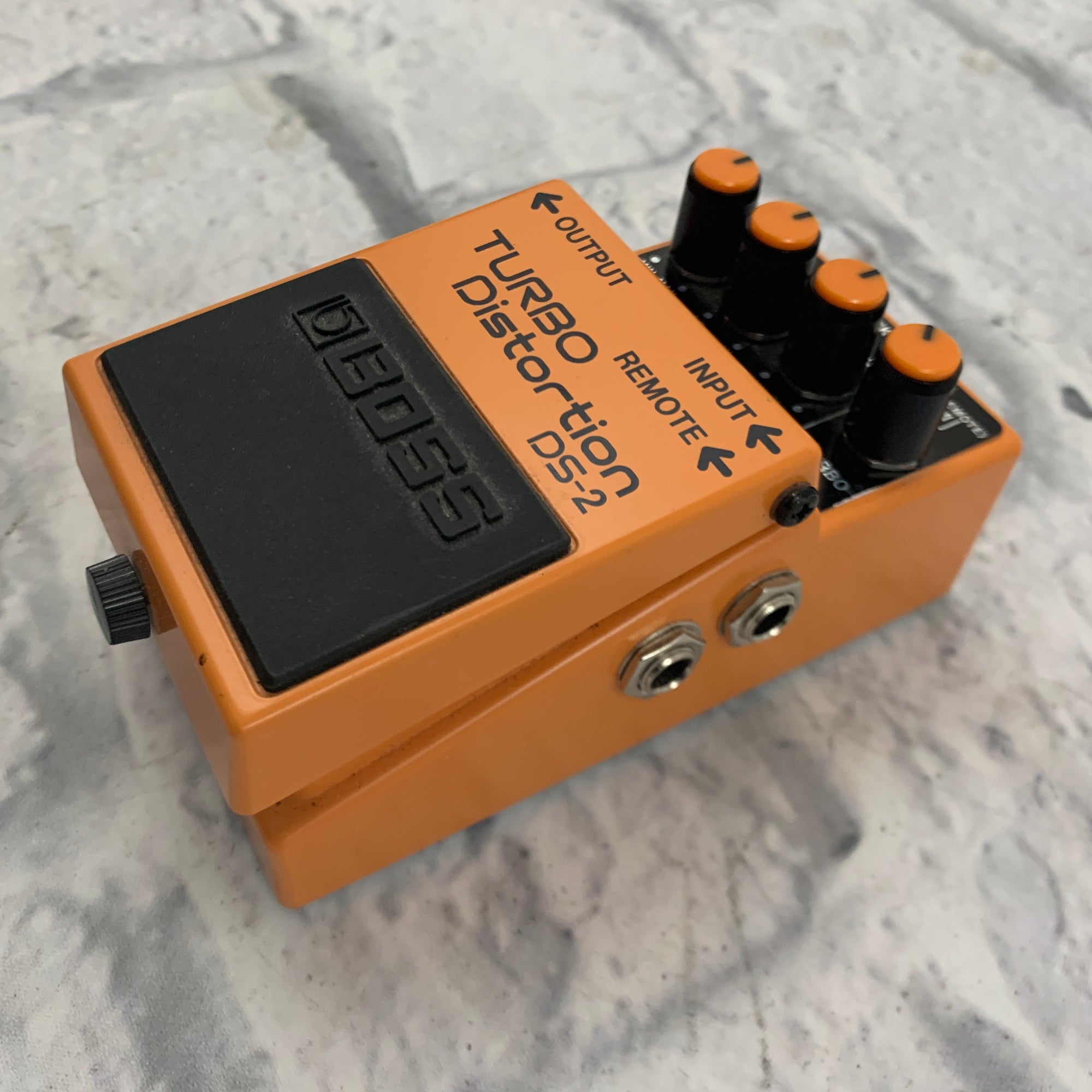 boss distortion pedal ds-2 Boss DS-2 Turbo Distortion Pedal - Silver Label Taiwan