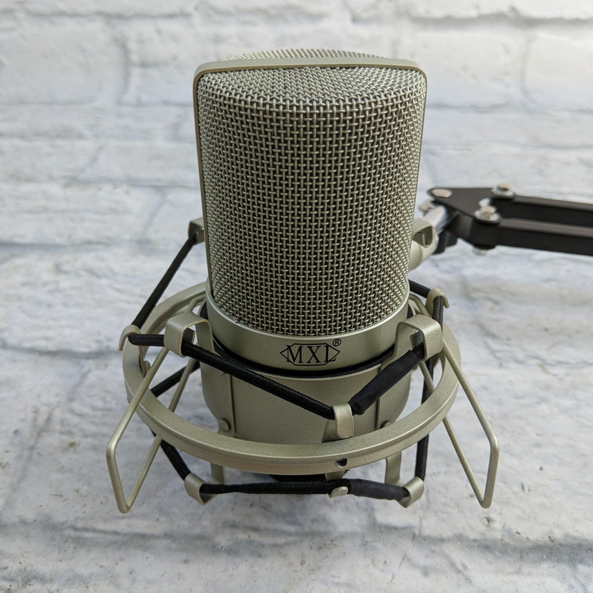 MXL 990 Large Diaphragm Condenser Microphone