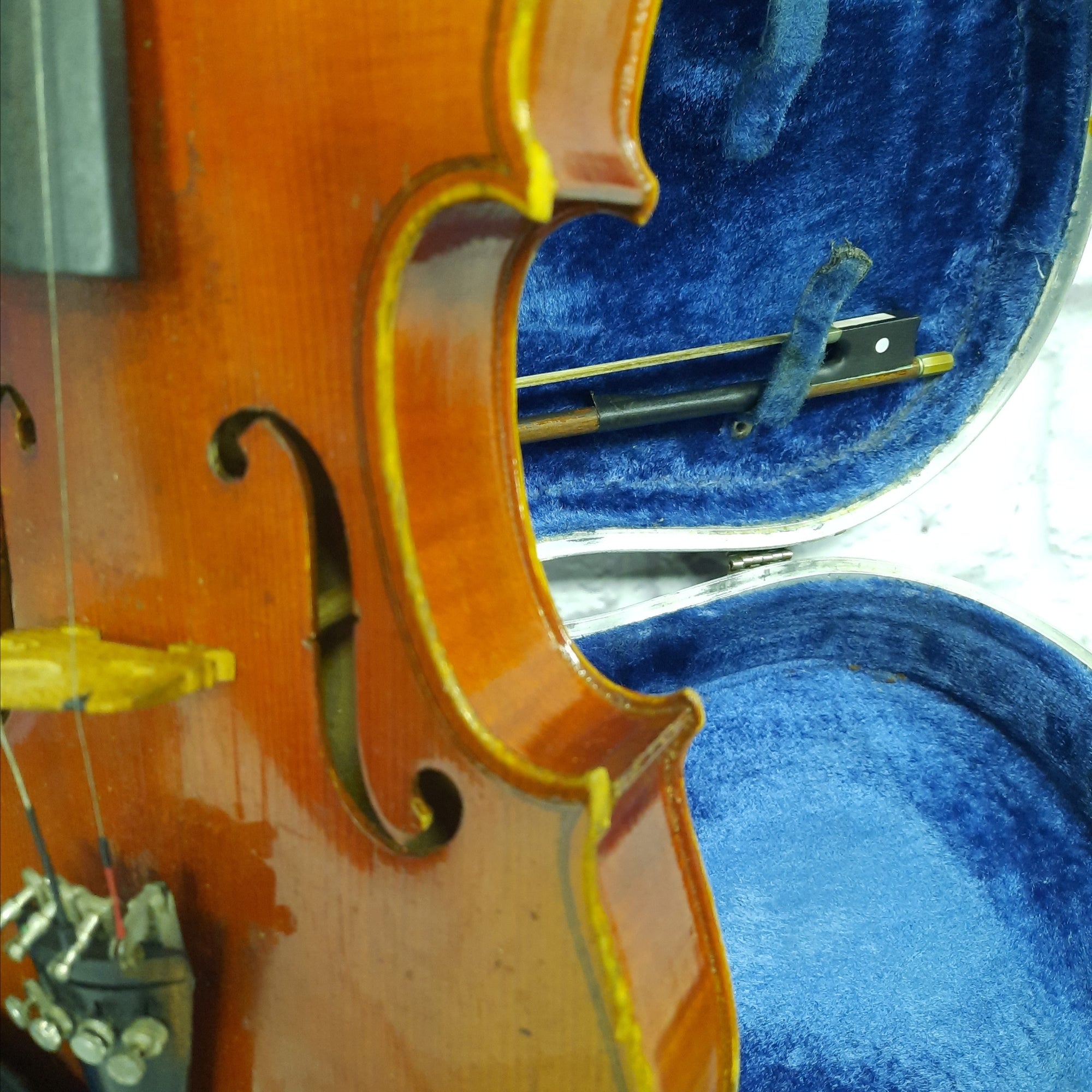 Unbranded 3/4 Violin w/Case and Bow