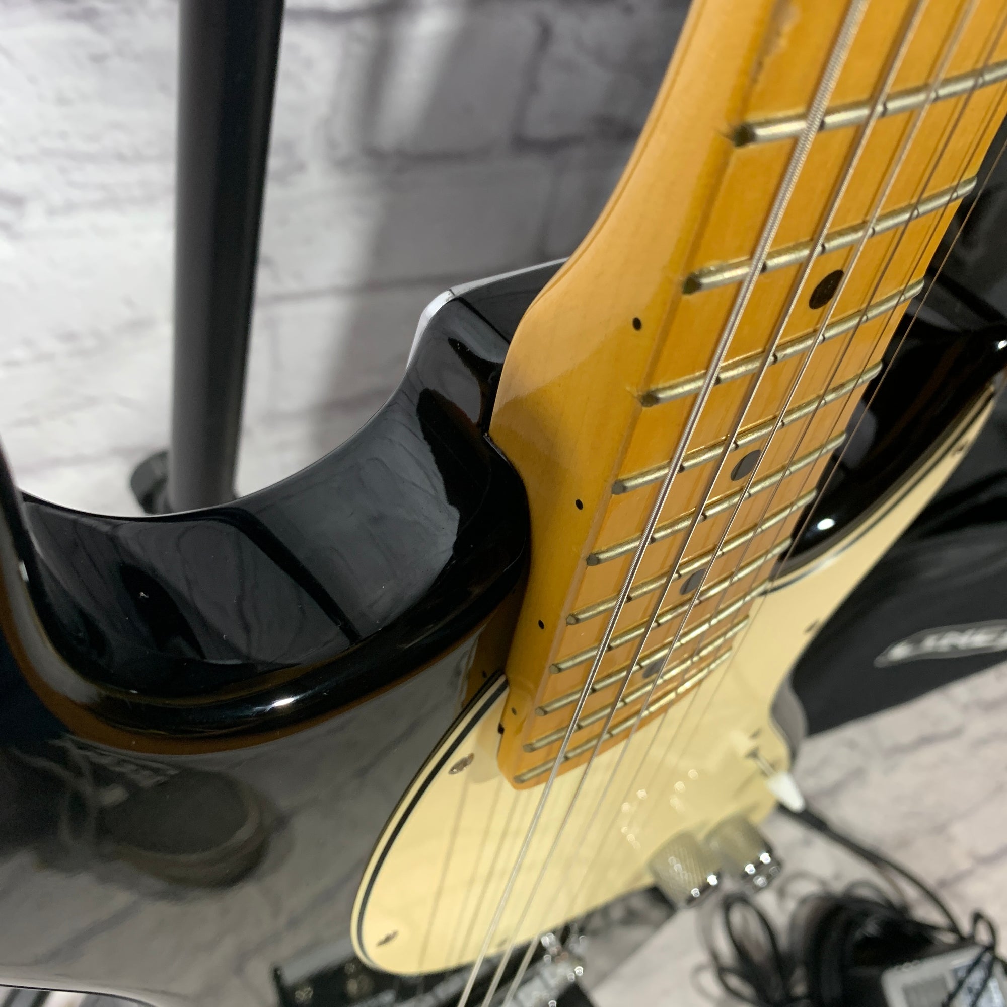 Line 6 Variax 600 Electric Guitar TRADED - Evolution Music