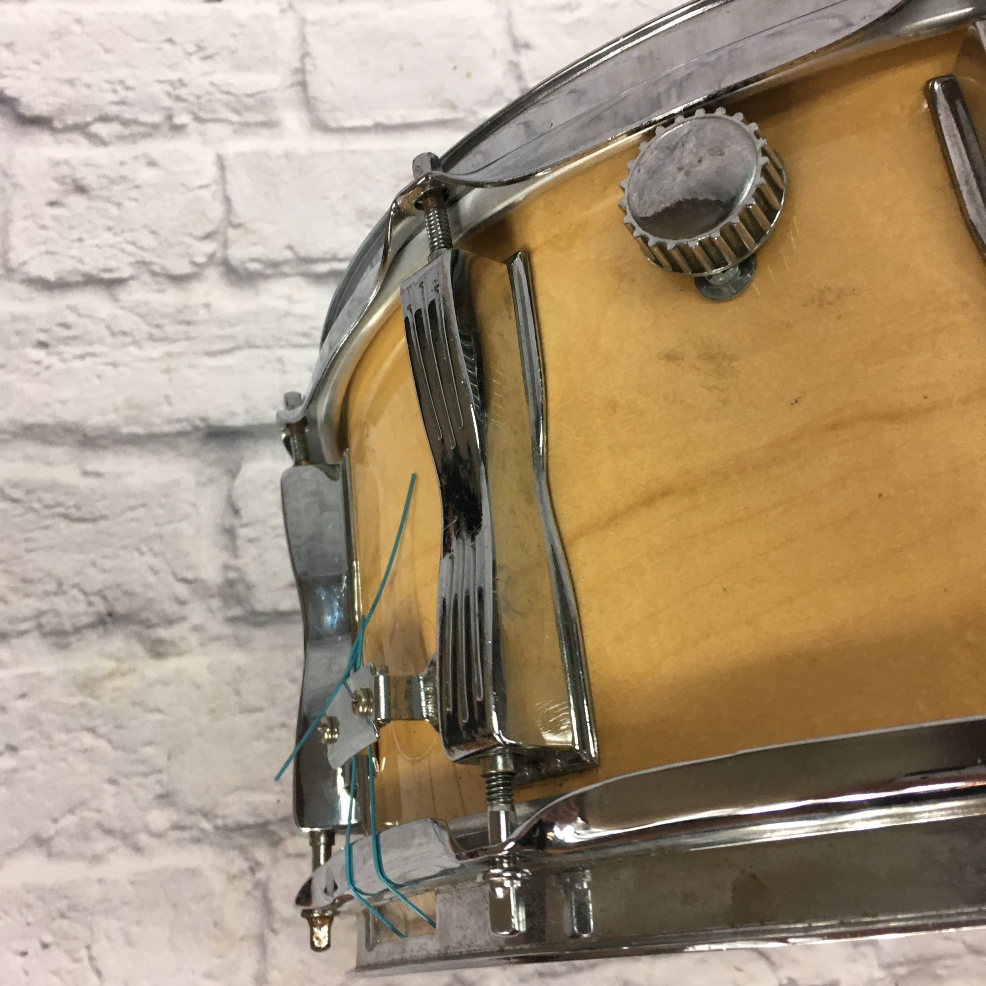 Ludwig 14 x 6.5 Classic Maple Snare Drum with P86 Throwoff