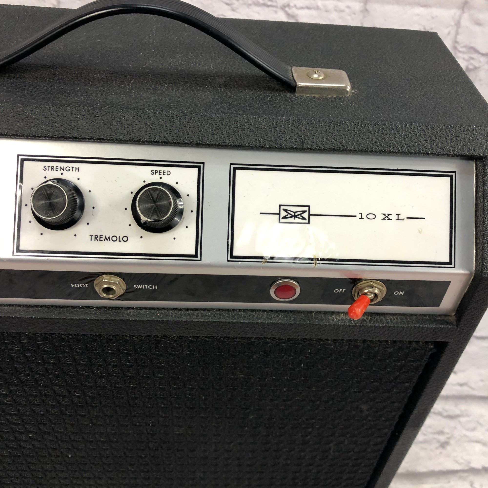 Vintage 1960's Silvertone 10XL Combo Guitar Amp