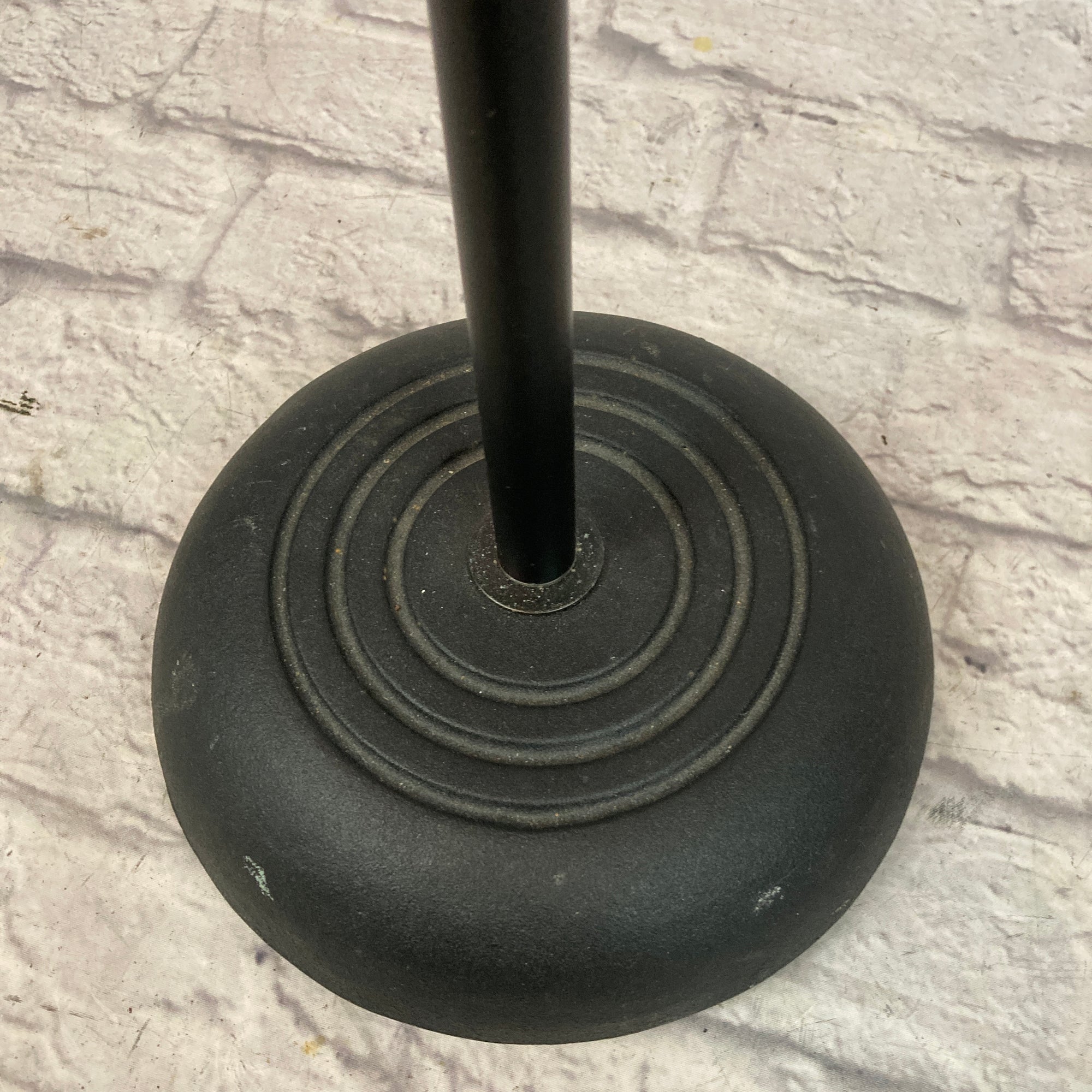 Musicians Gear Straight Round Base Mic Stand