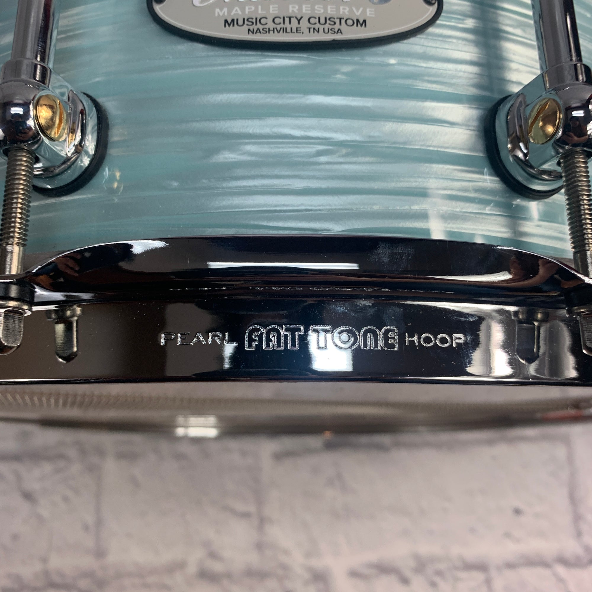 Pearl Masters Maple Reserve Music City Custom Ice Blue Oyster Snare