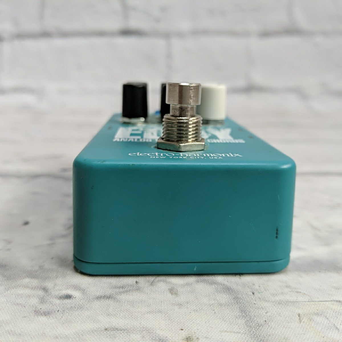 Electro-Harmonix Eddy Analog Vibrato & Chorus Guitar Effects Pedal