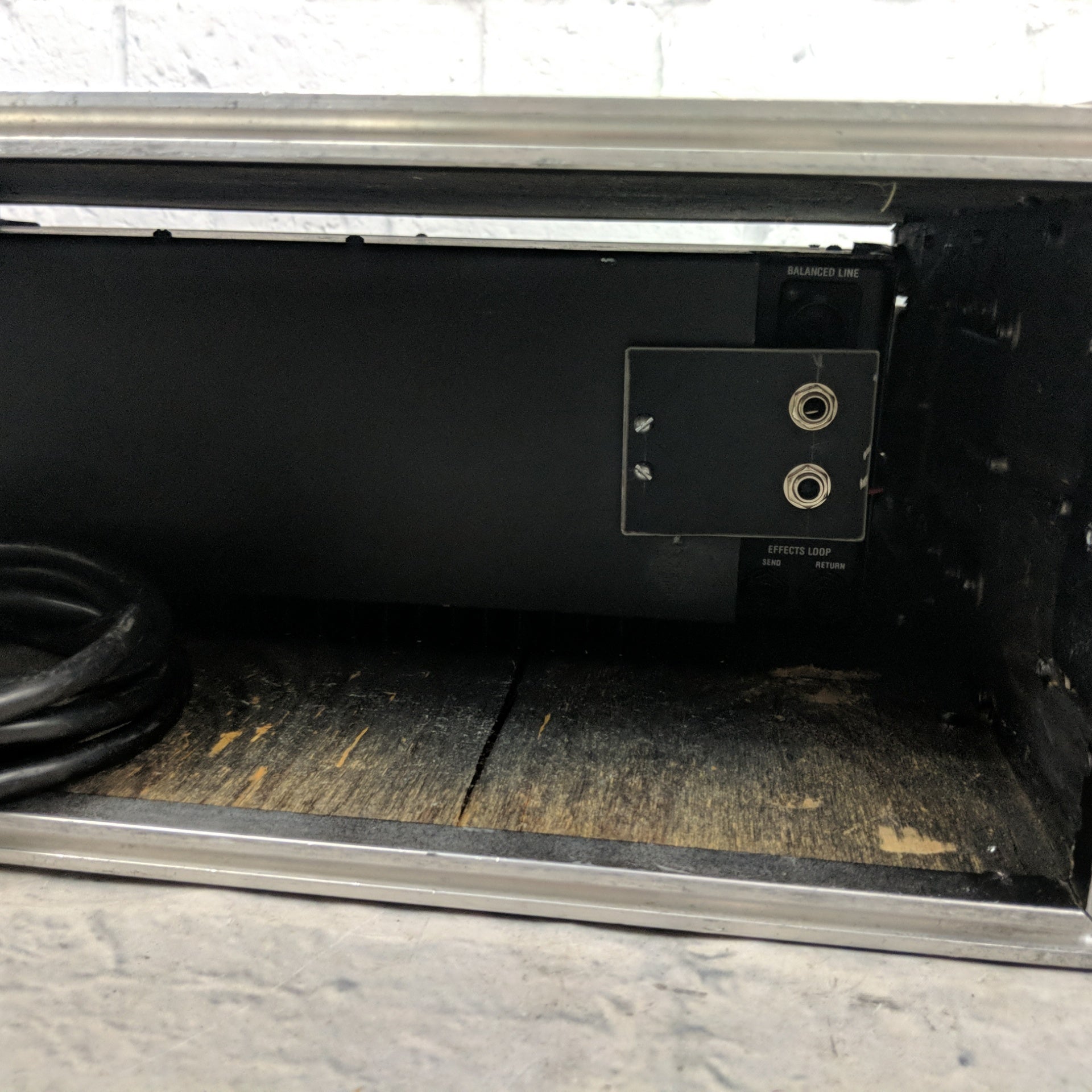 Seymour Duncan Research Biamp 8000 in Road Case