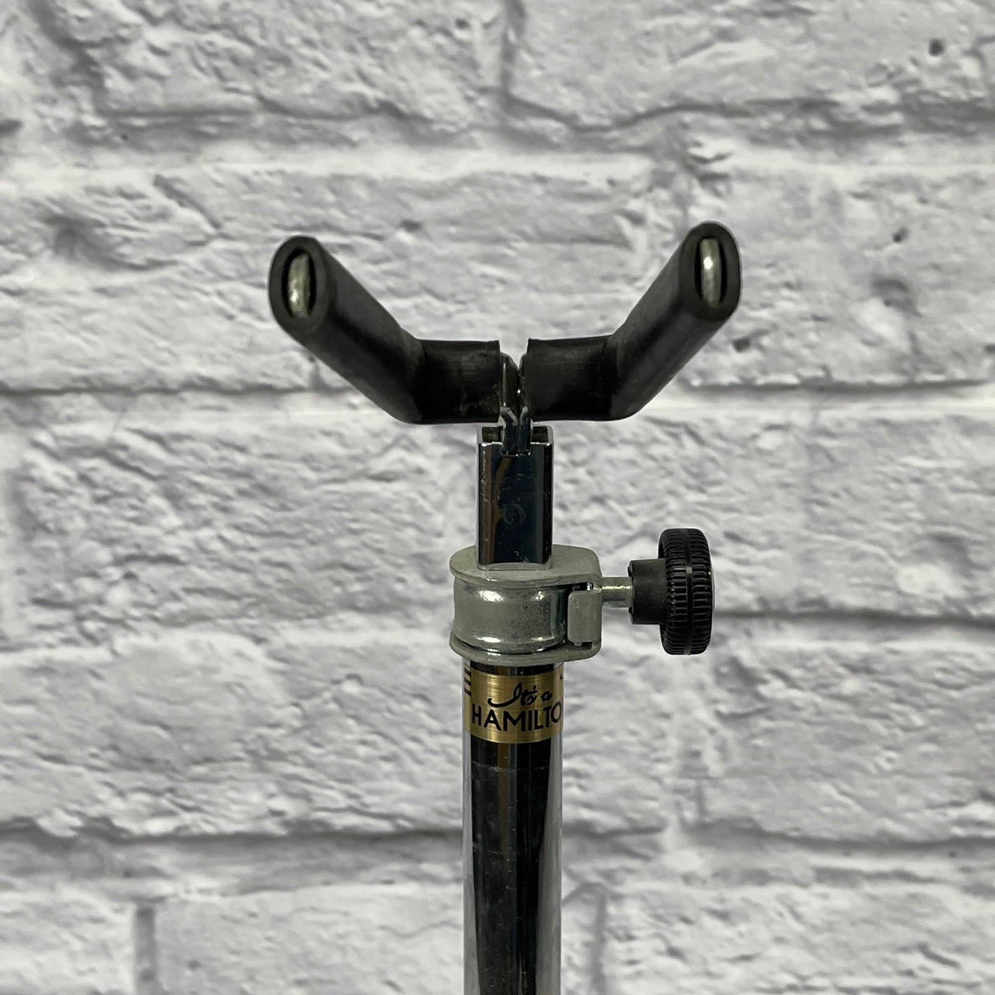 Hamilton Chrome Guitar Stand