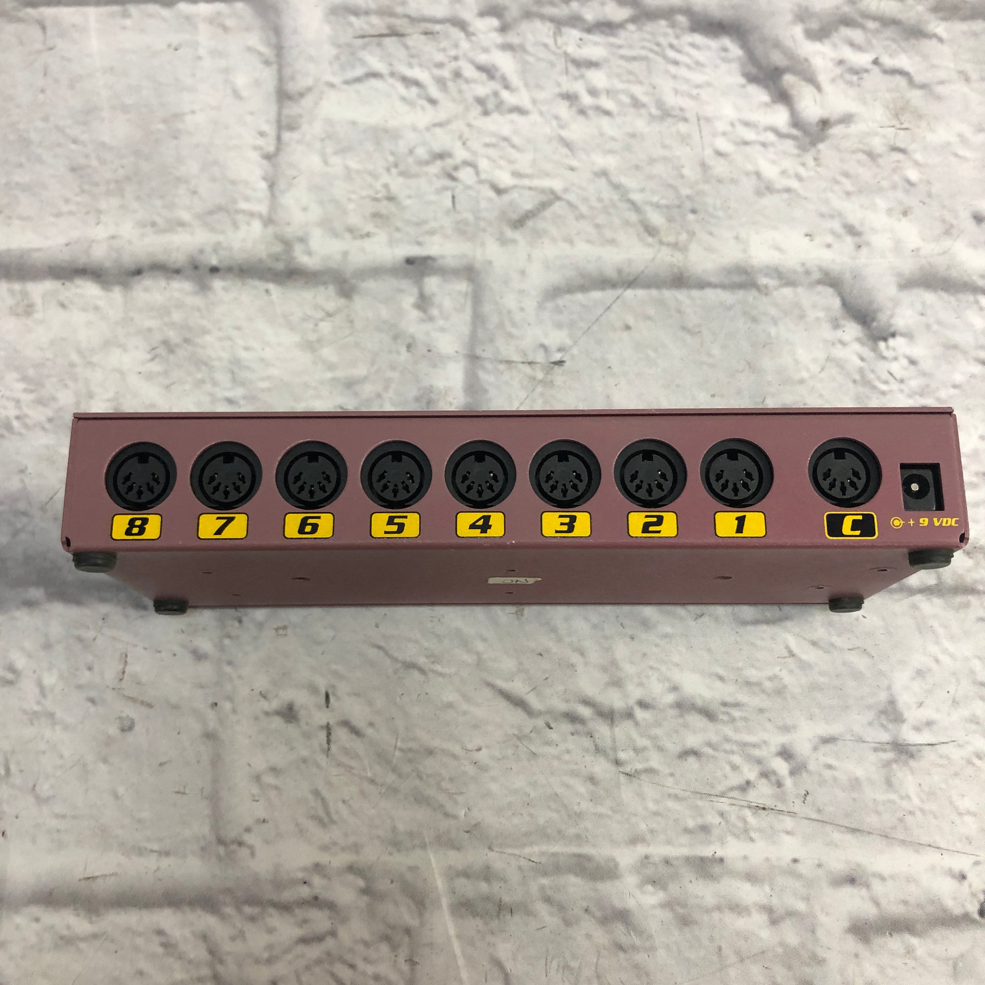 Midiman Thru 3x8  MIDI Thru Box