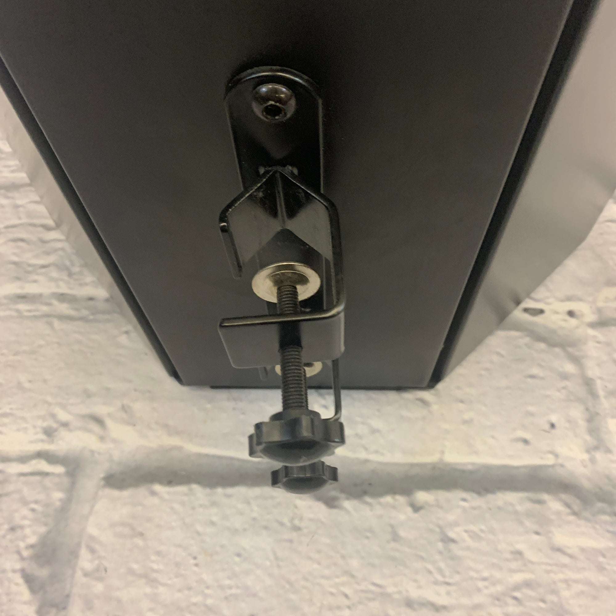 Griffin Microphone Isolation Shield