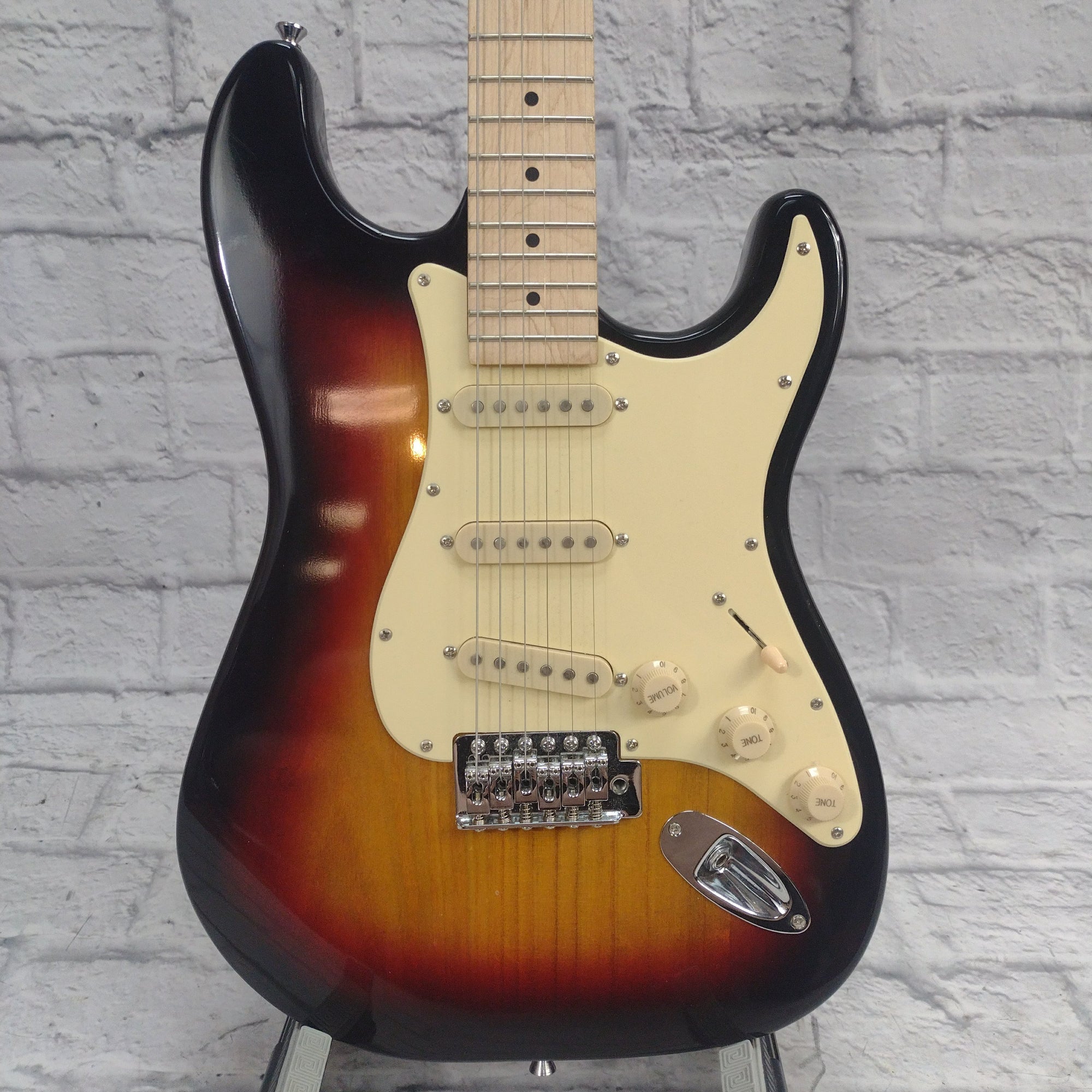 Sawtooth Strat Style Electric Guitar Sunburst