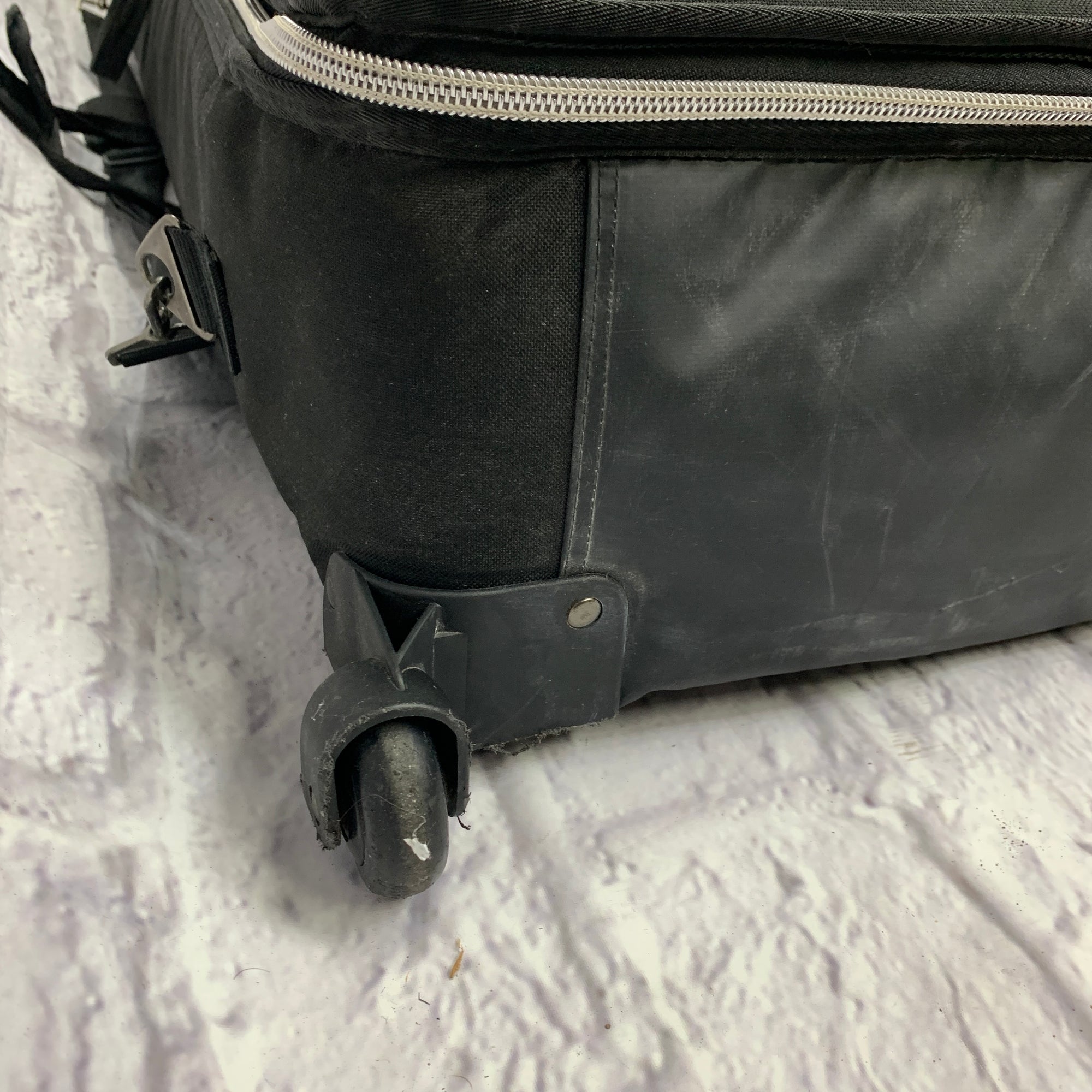 Road Runner 88-Key Rolling Keyboard Bag