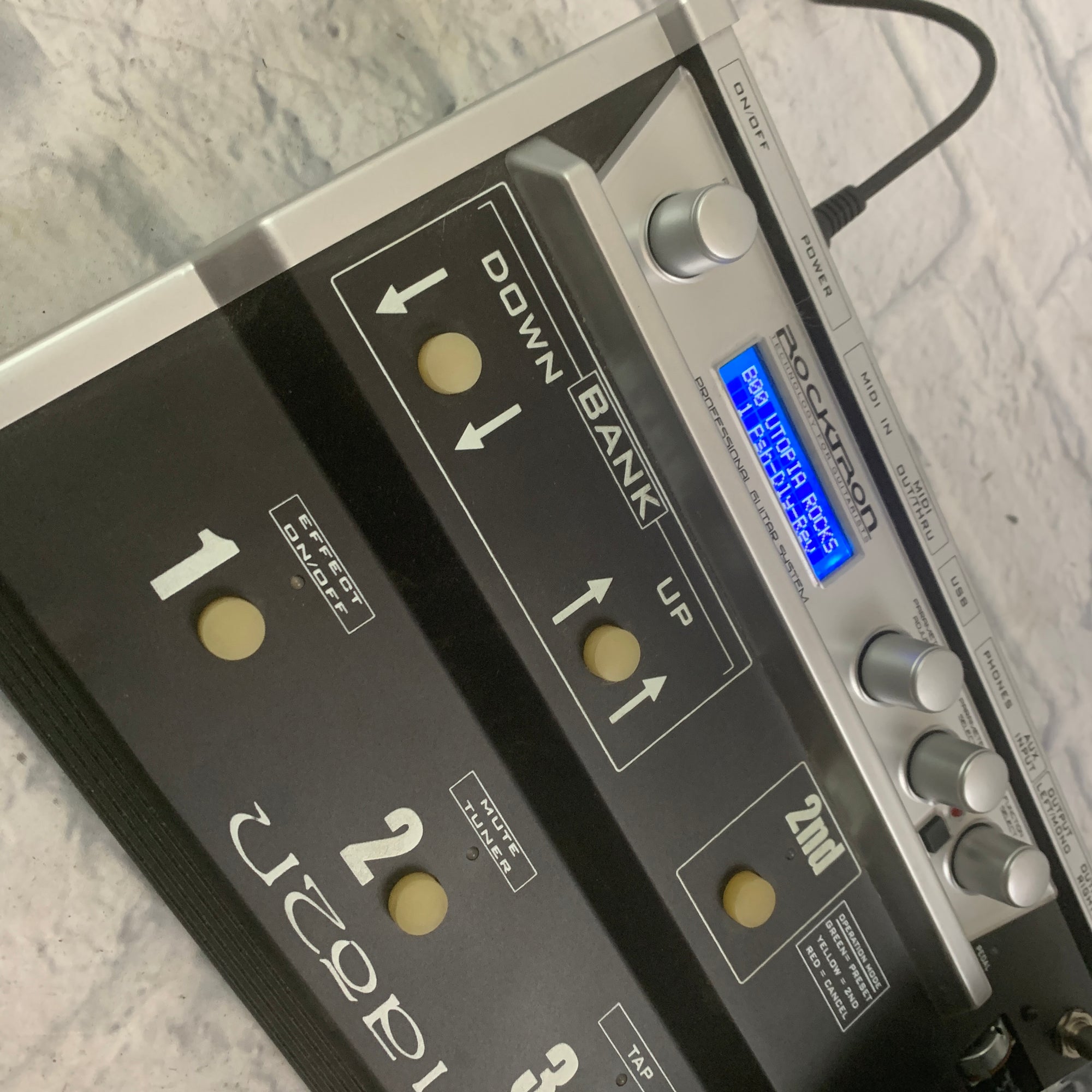 Rocktron G200  Multi Effects Pedal w/ box