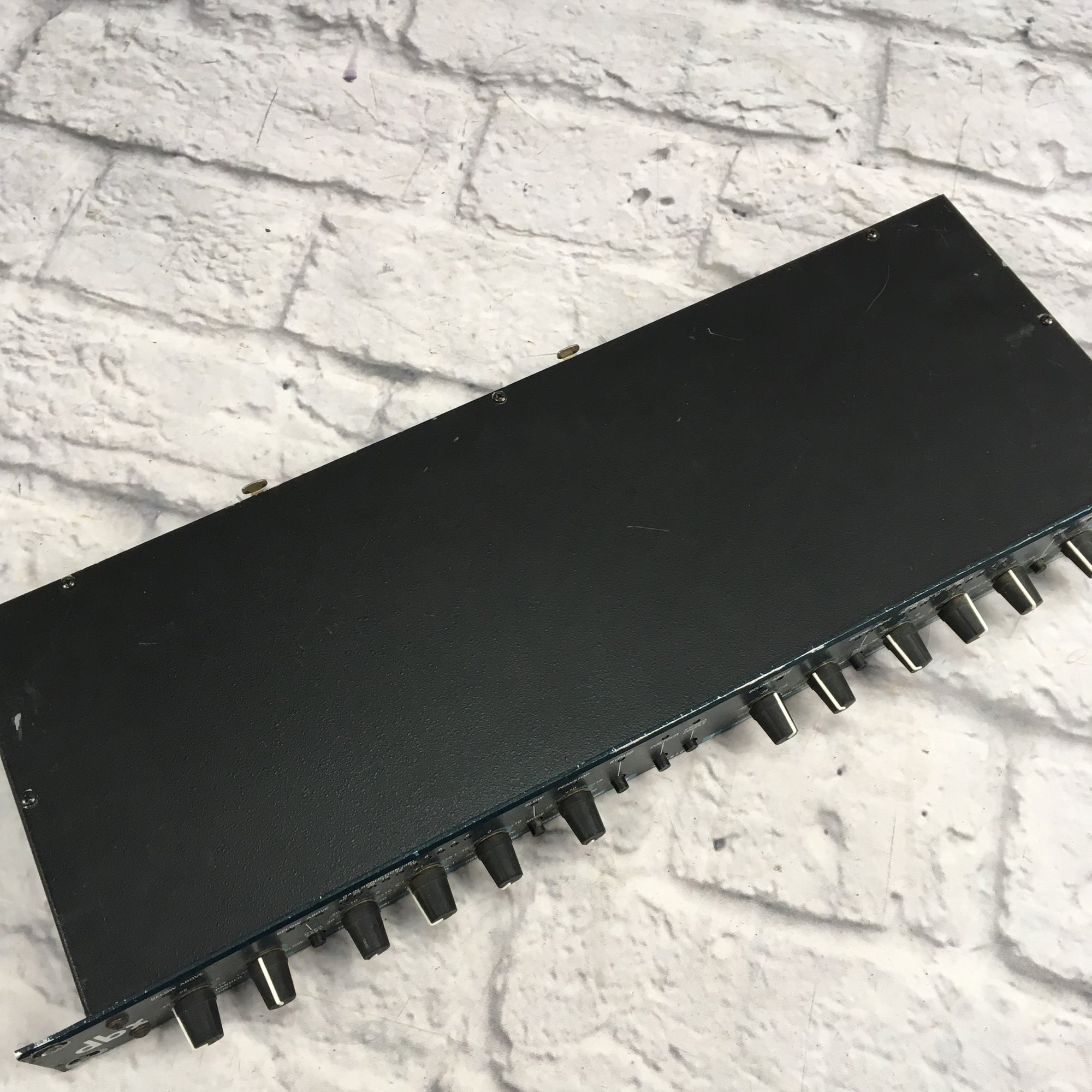 DBX 166A Compressor Limiter