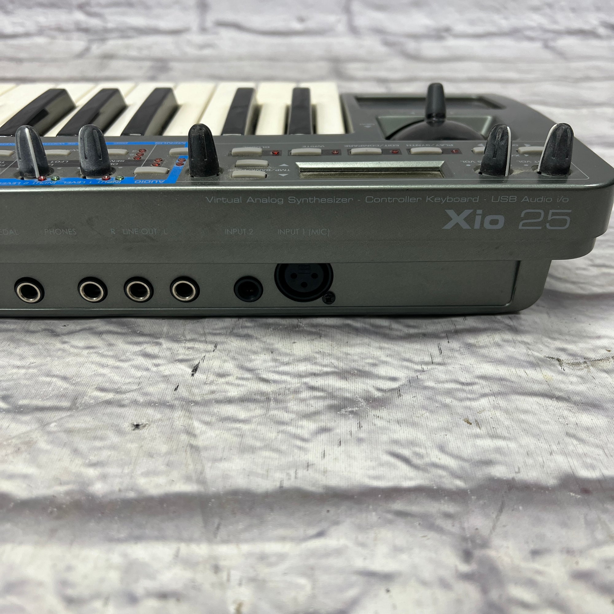 Novation XioSynth 25 シンセサイザー Novation Xiosynth