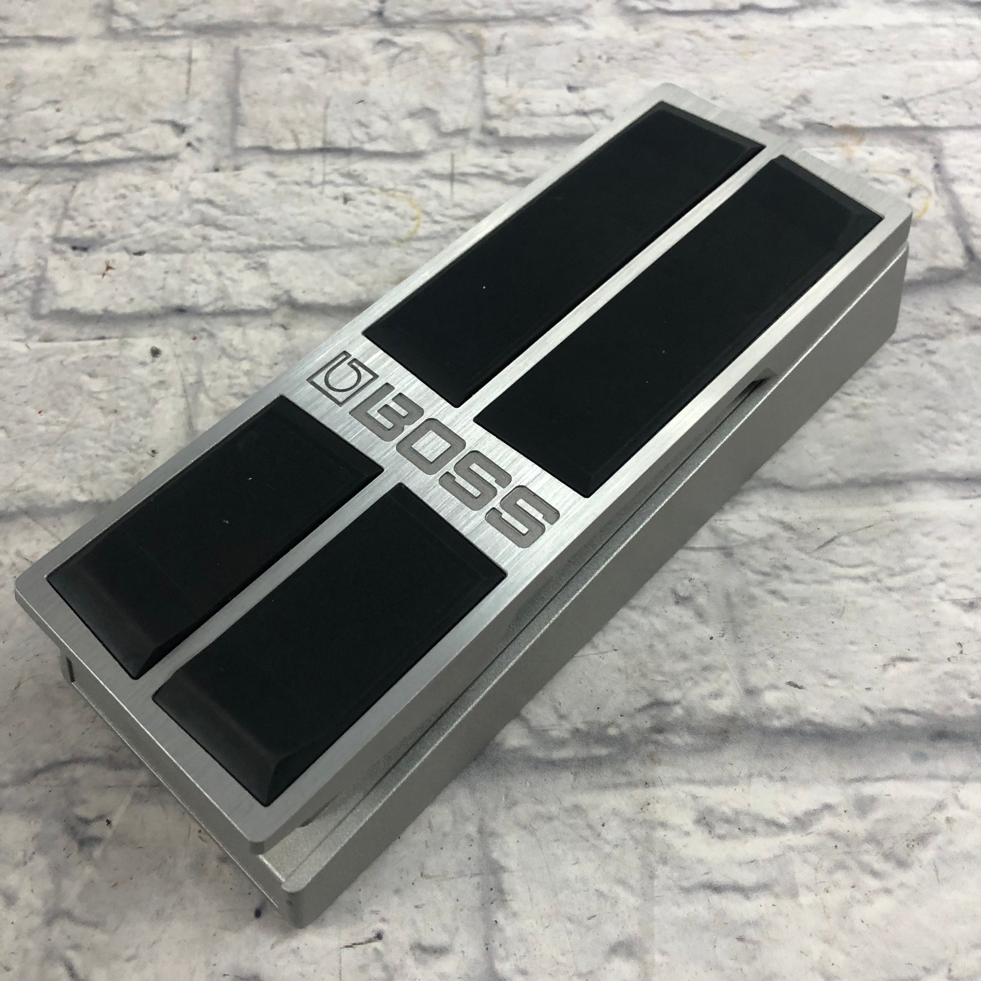 Boss FV500L Volume Pedal - Evolution Music