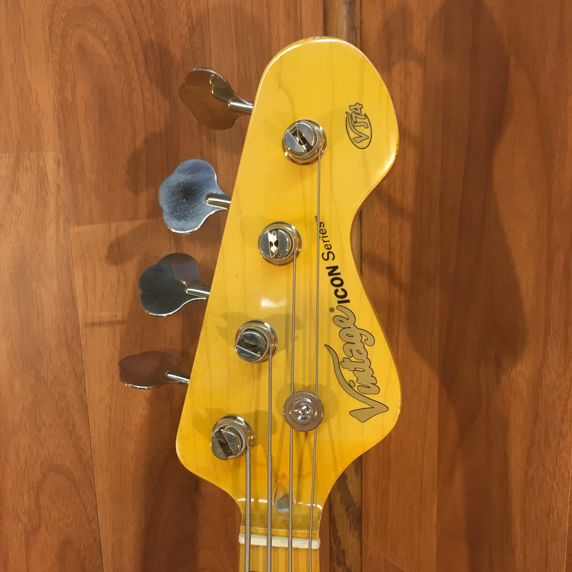 ** Vintage Icon V74MRBK Distressed Black Electric Jazz Bass