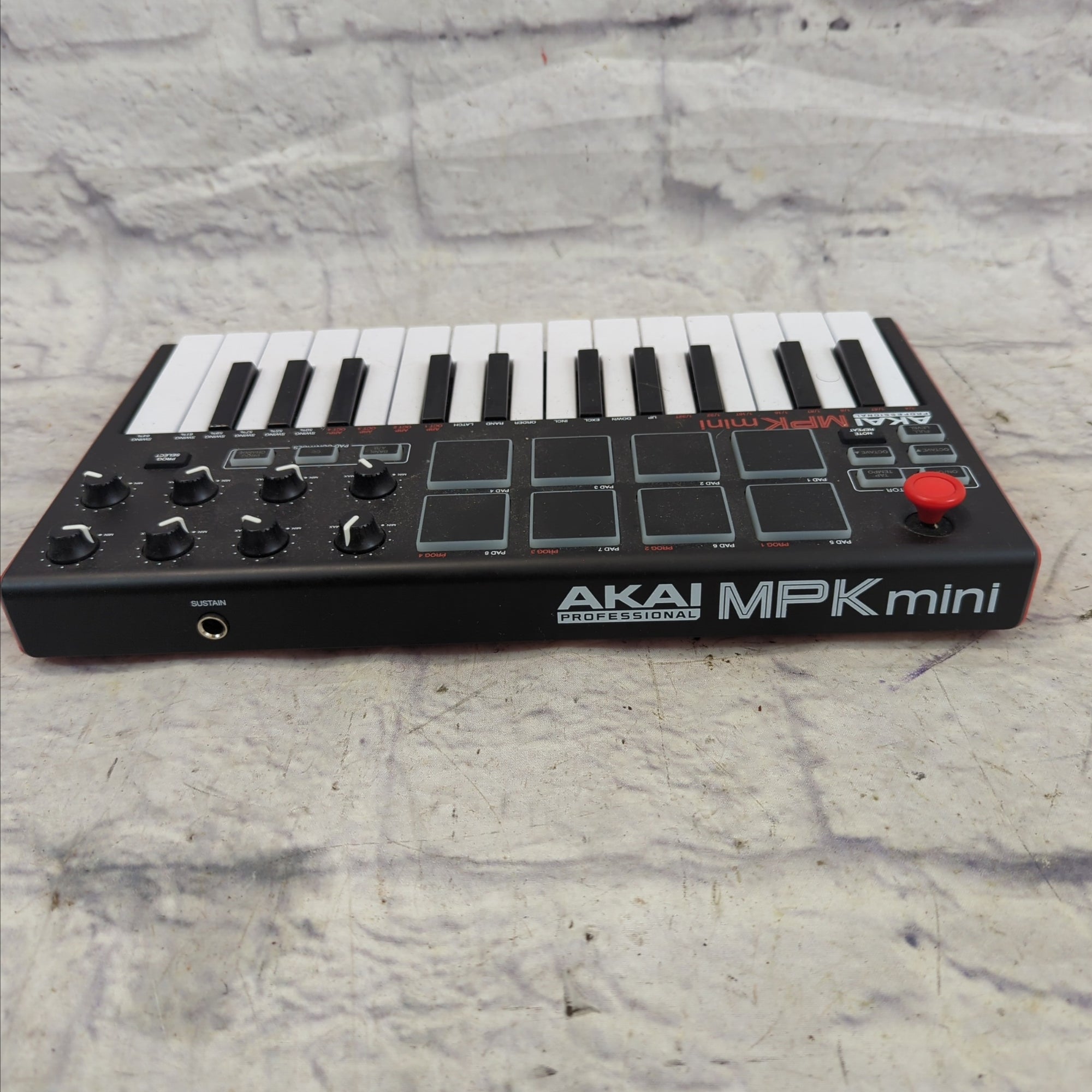 Akai MPK Mini Midi Controller