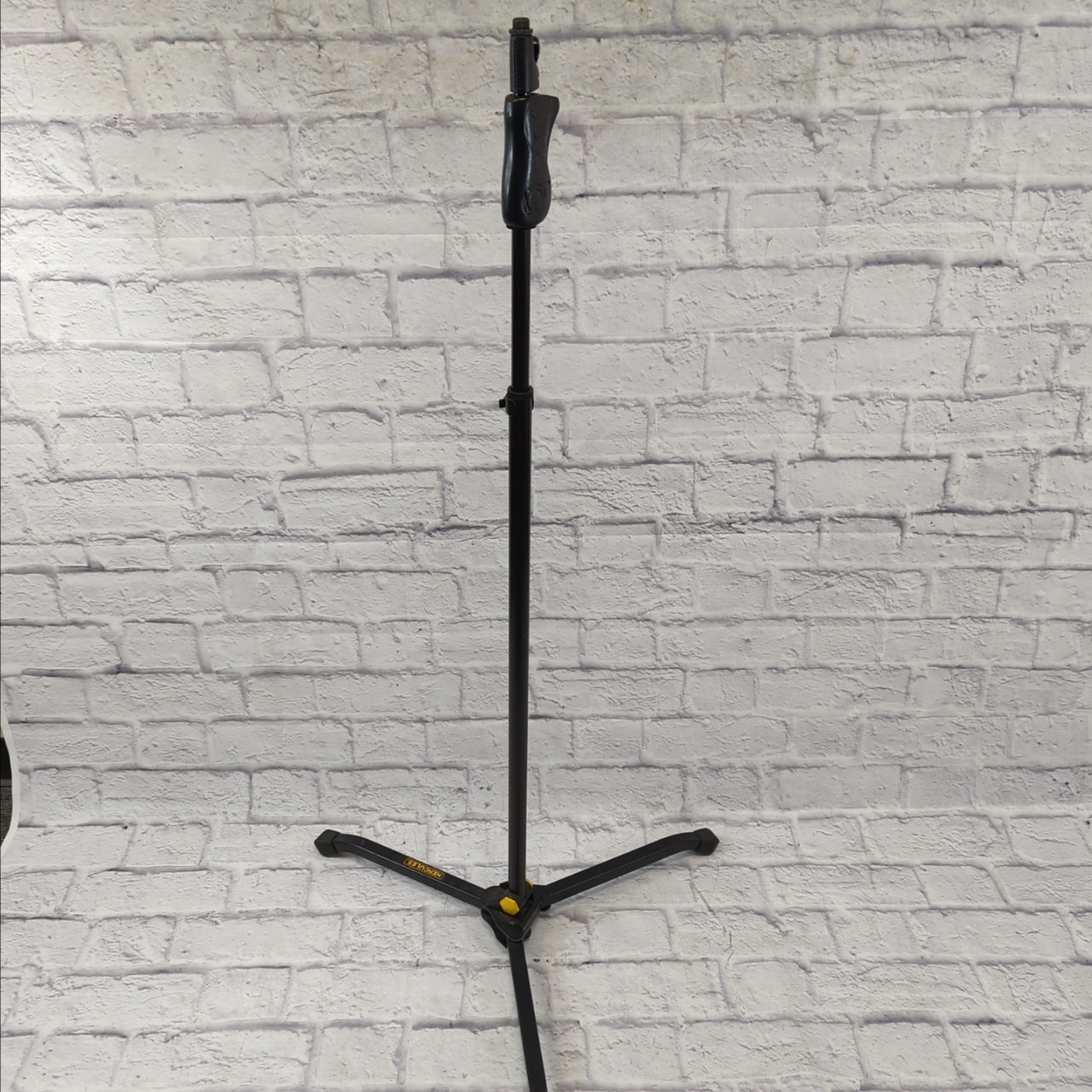 Hercules EZ Clutch Mic Stand
