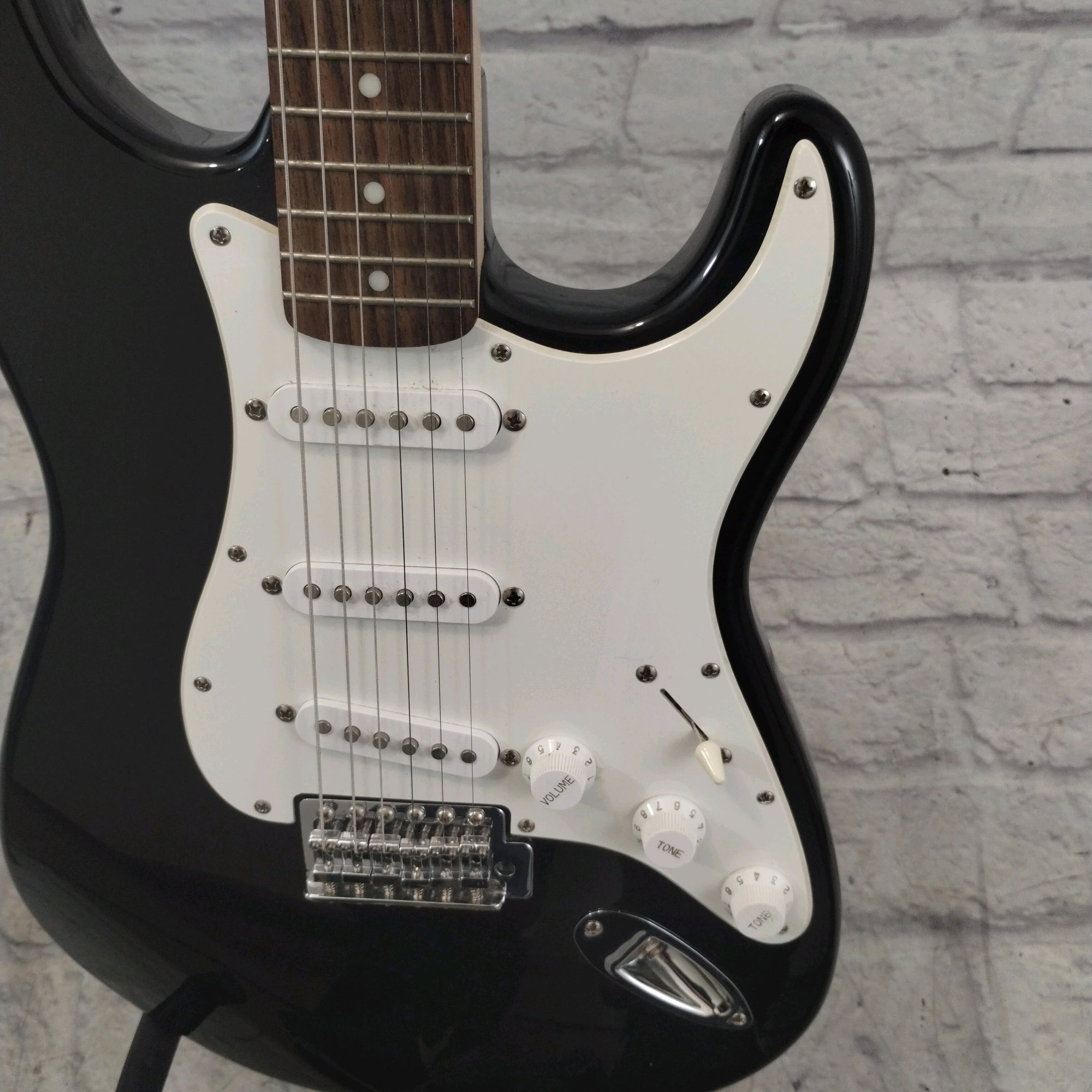 8-Hole FULL THICKNESS Fender Squier STRAT BODY Classic Vibe