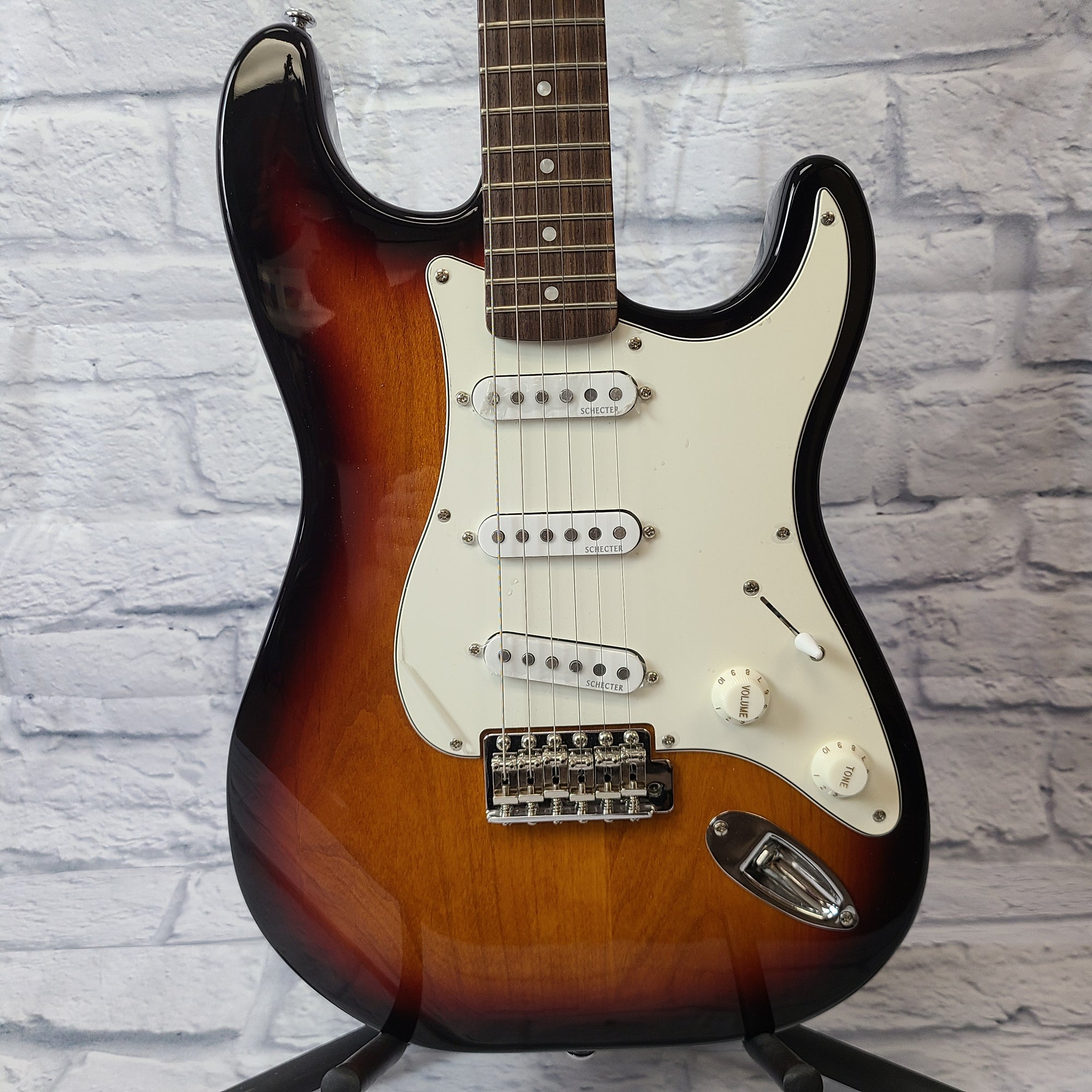 Schecter 3044 Traditional Standard Electric Guitar