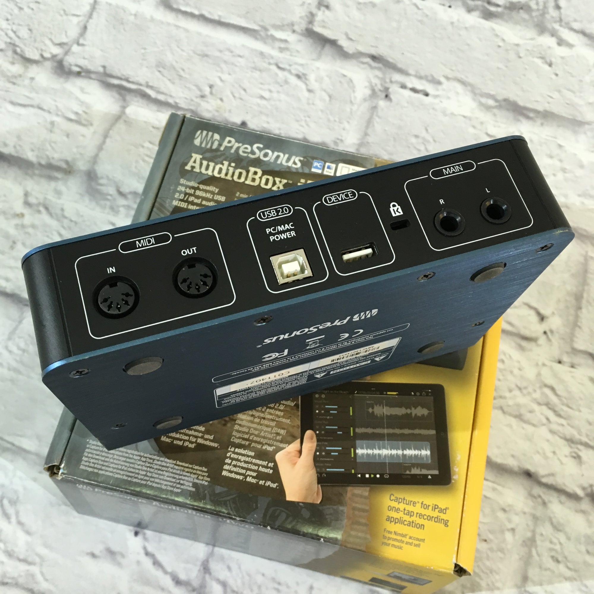 Presonus Audiobox iTwo Interface w/USB Cable