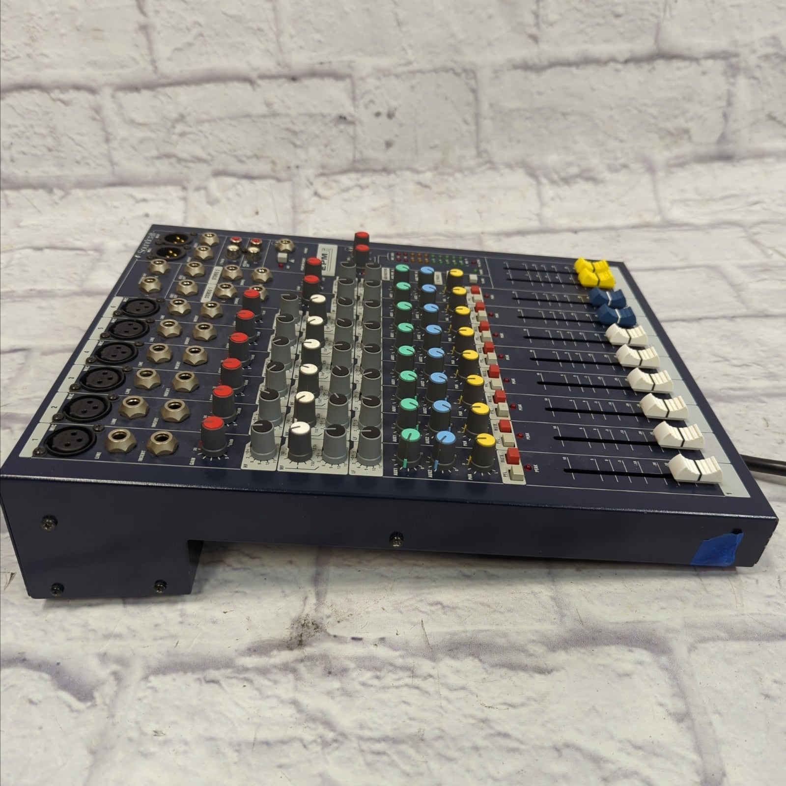 Soundcraft EPM 6 Mesa de mezcla compacta 6 Mono-, 2 canales estéreo  favorable buying at our shop