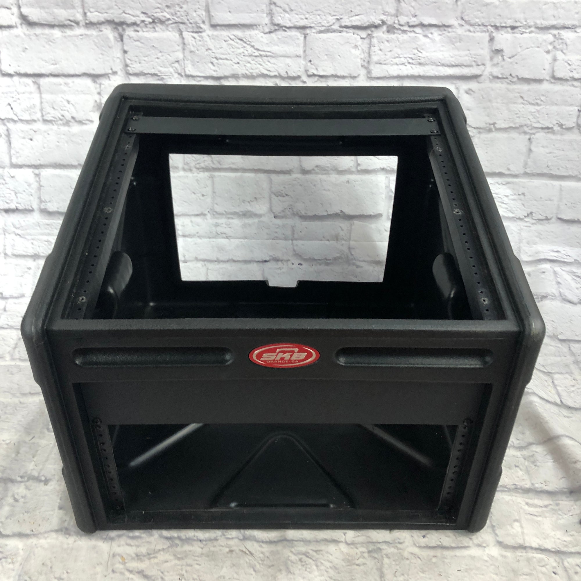 SKB 4U Rack Case with Slanted Top For Mixer - Evolution Music
