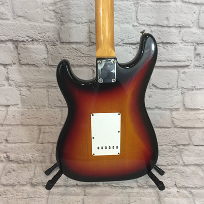 Fender 1983 62' Reissue Stratocaster 3 Tone Sunburst with Tweed Case
