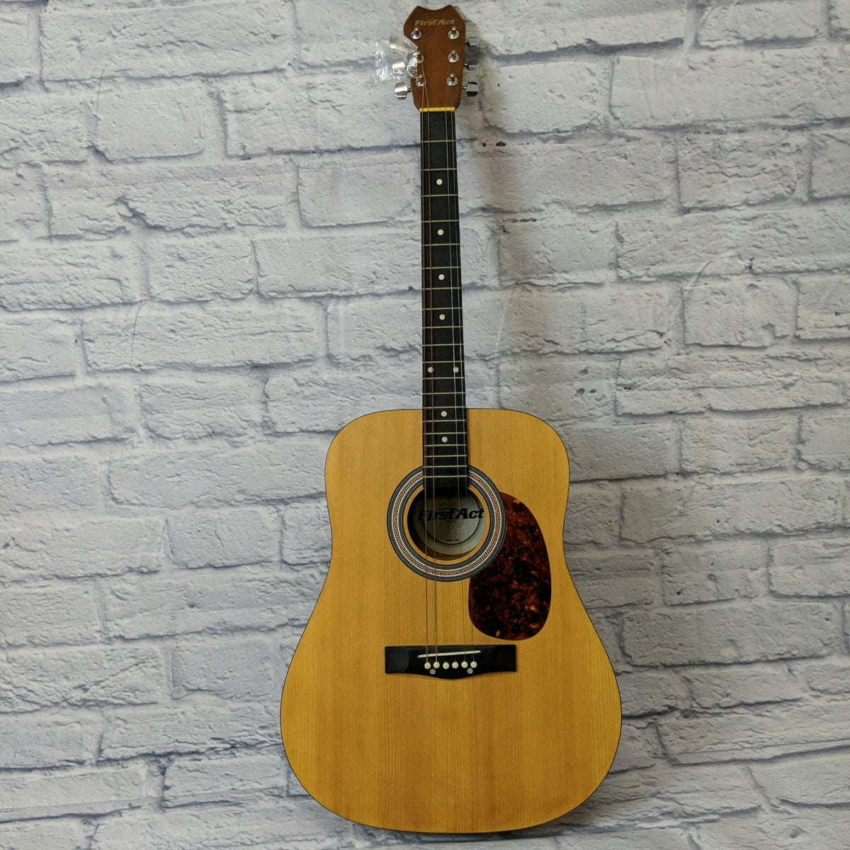 First Act m2g-410 Acoustic Guitar