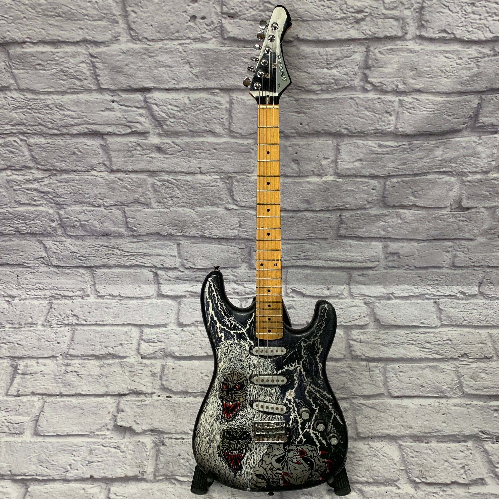Stinger Strat-Style Electric Guitar