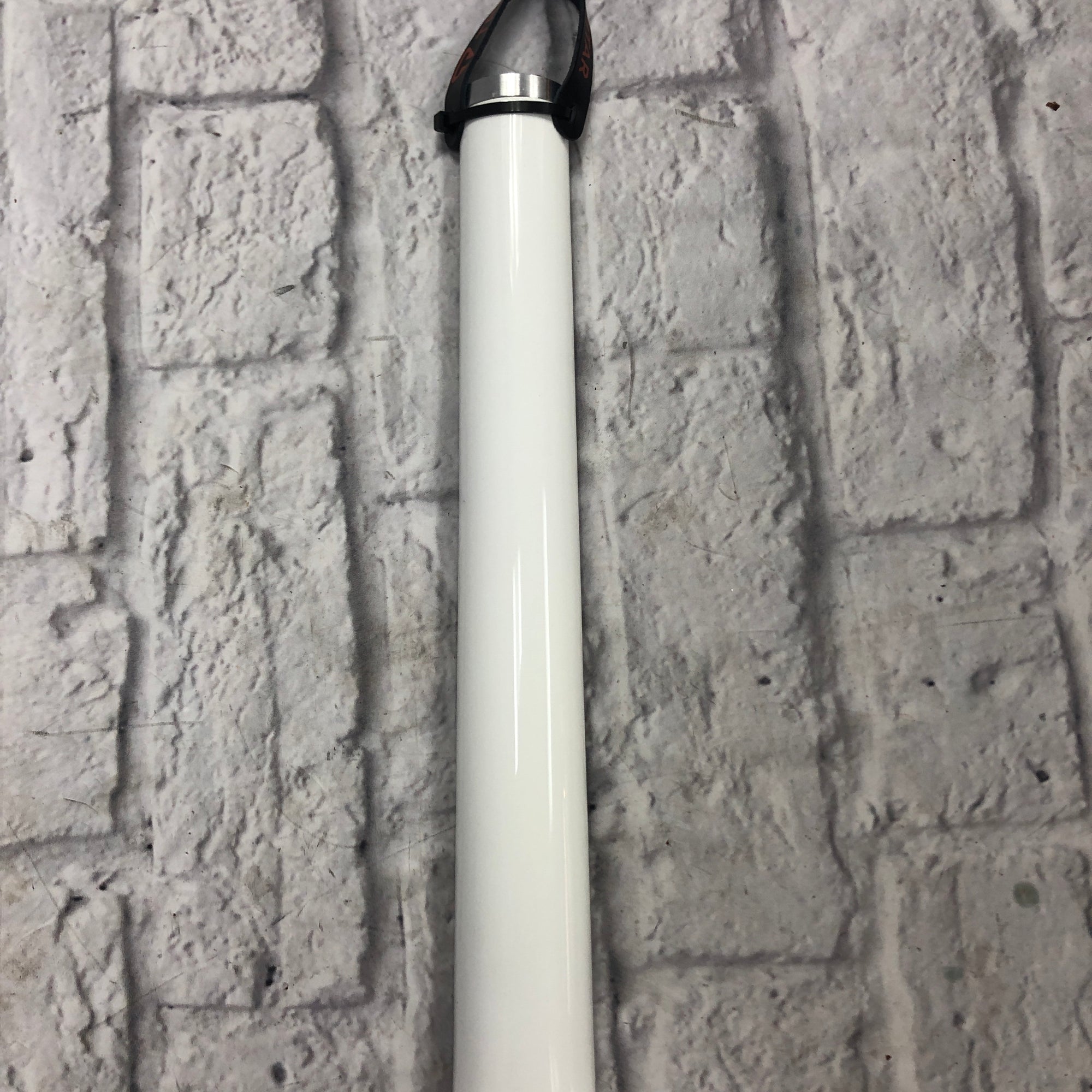 Traveler Ultra-Light White Electric Guitar