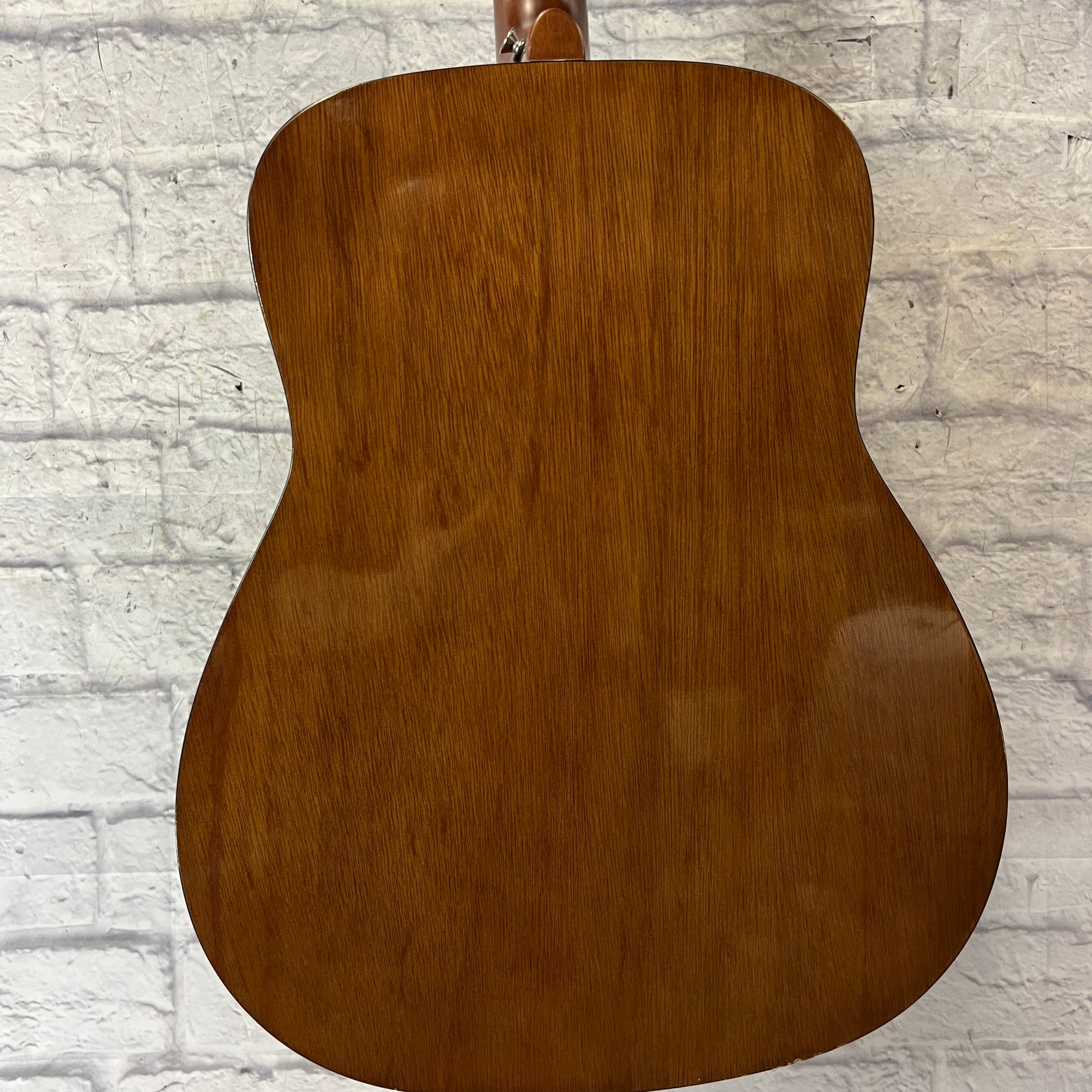 Yamaha F335 Dreadnaught Acoustic Guitar with Fishman Pickup