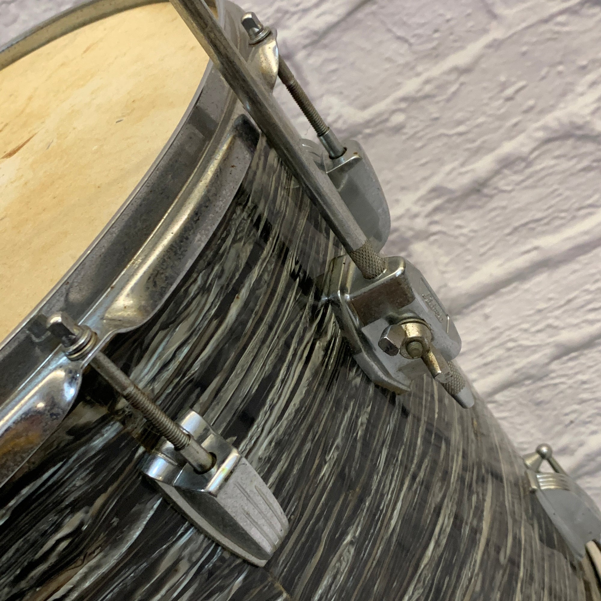 1960s Ludwig 16" Floor Tom Black Oyster Pearl