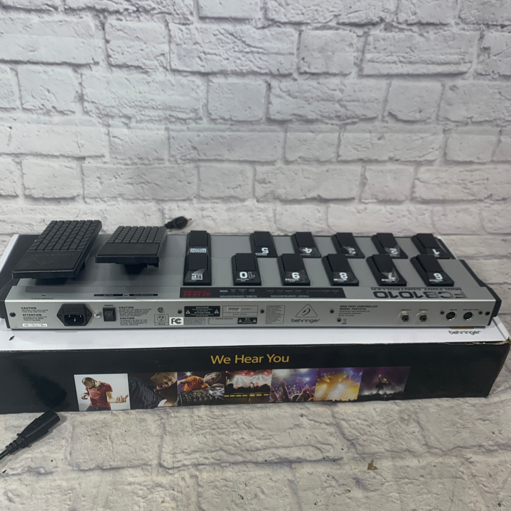 Behringer FCB1010 Midi Foot Controller