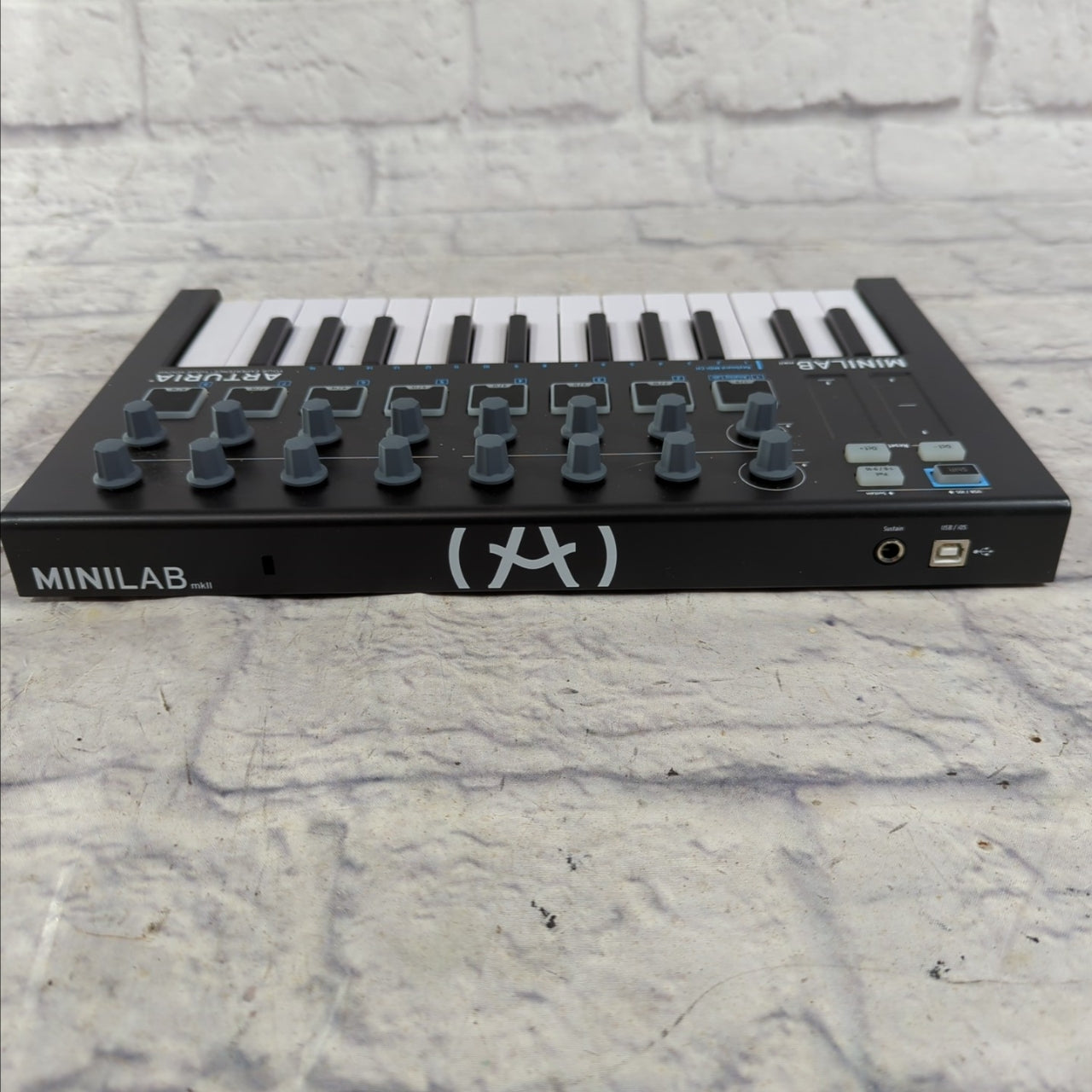 Arturia MiniLab MKII Midi Controller