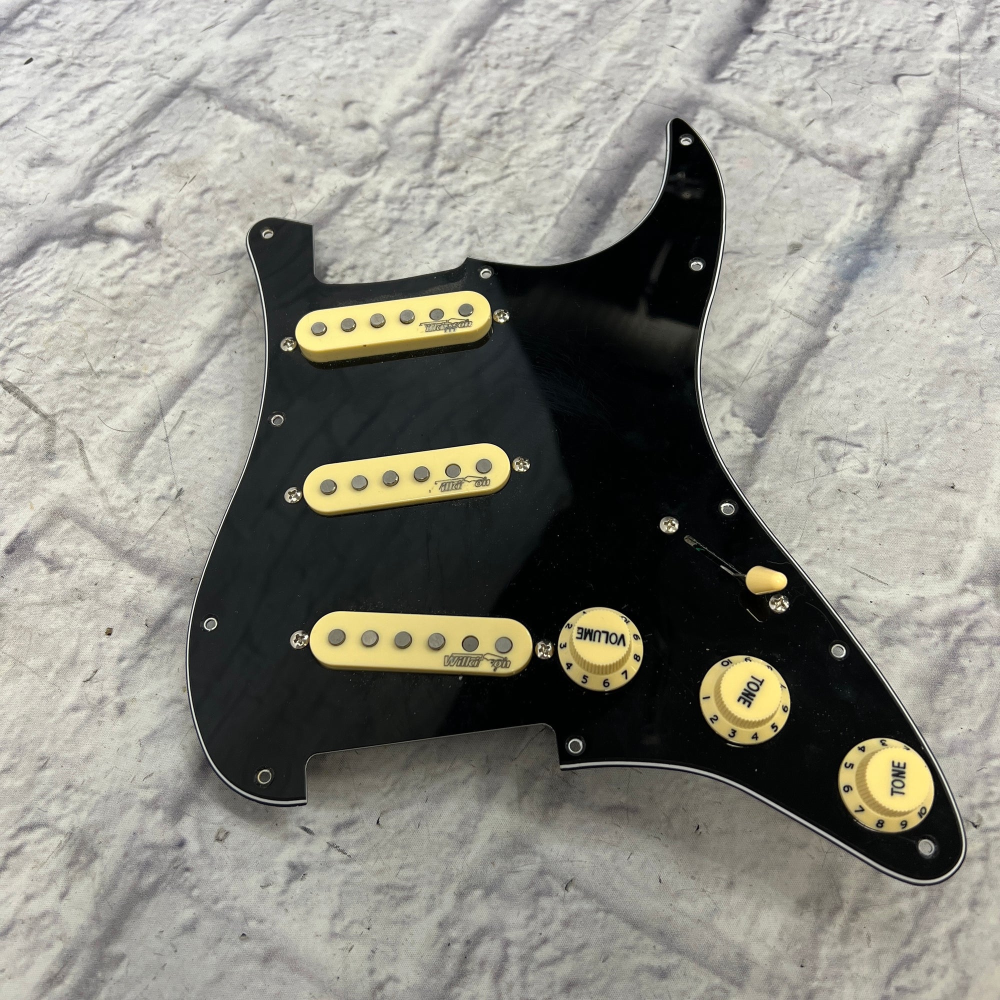 Vintage (Brand) V6 Reissued Loaded Pickguard