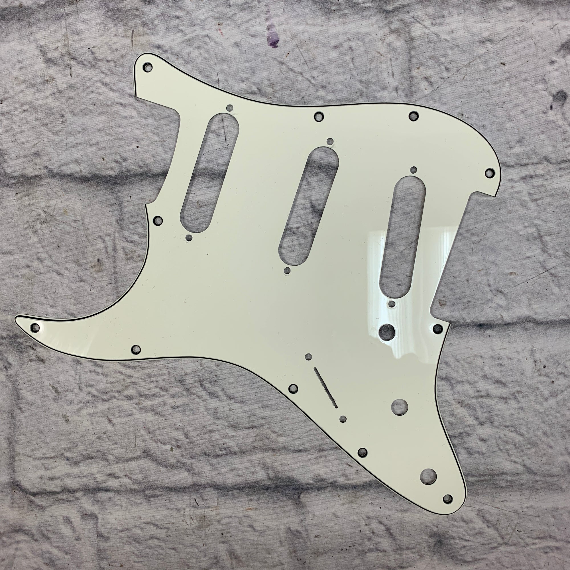 Unknown Stratocaster Pickguard Creme Left Handed