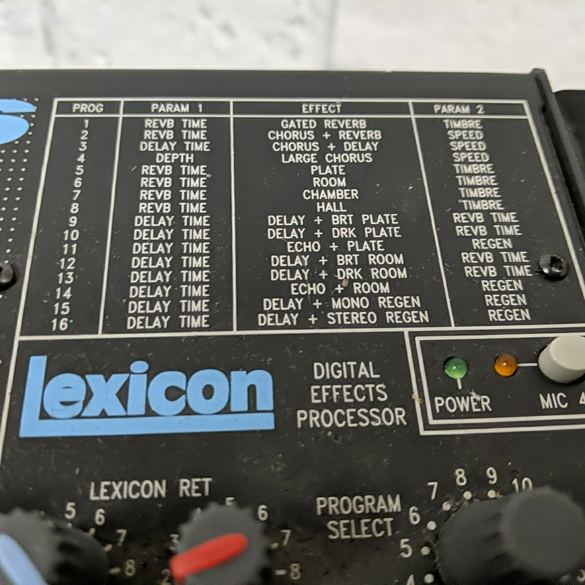 Soundcraft Spirit FX16 16 Channel Rackmountable Mixer with Lexicon Effects