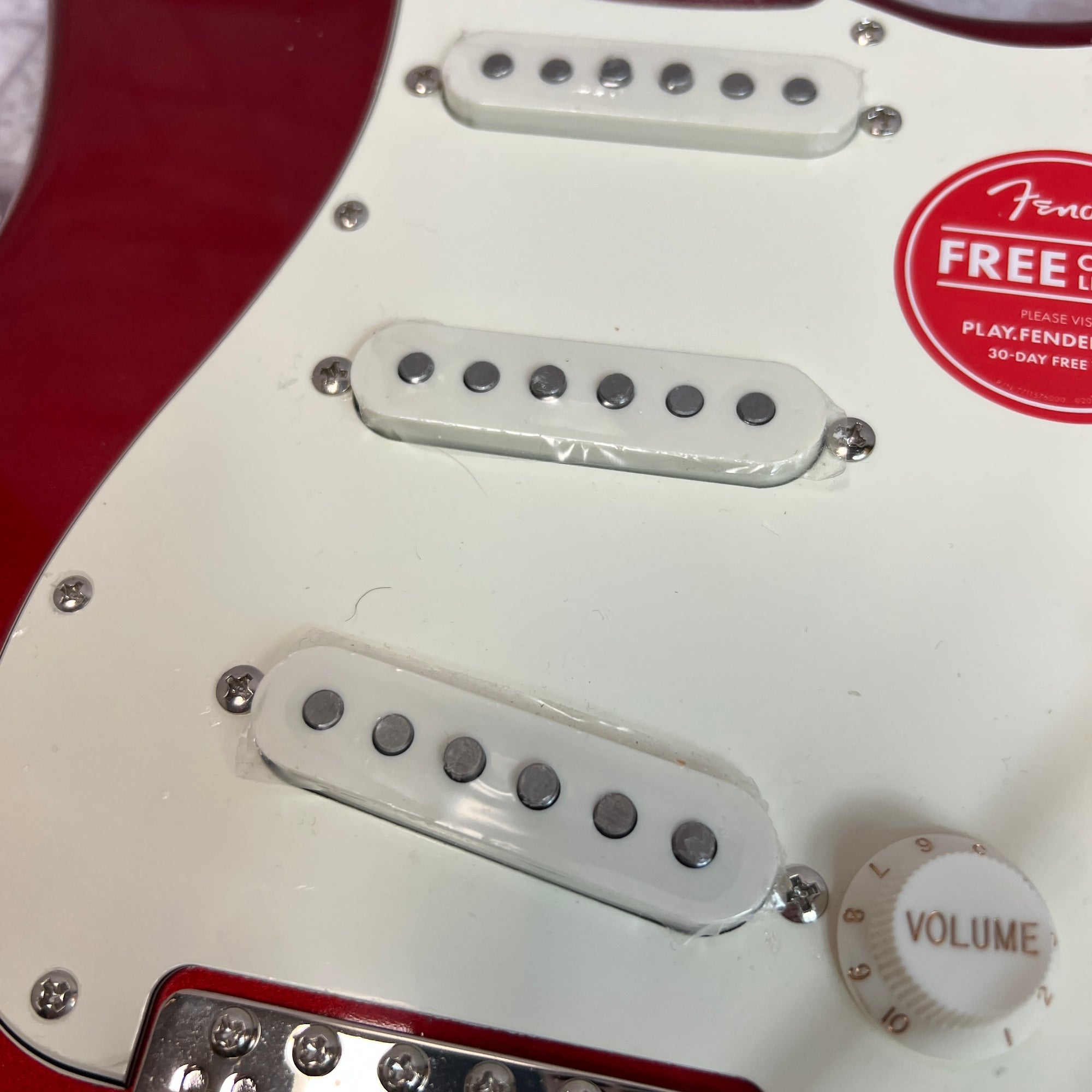 Squier Classic Vibe 60's Stratocaster Loaded Body Candy Apple Red